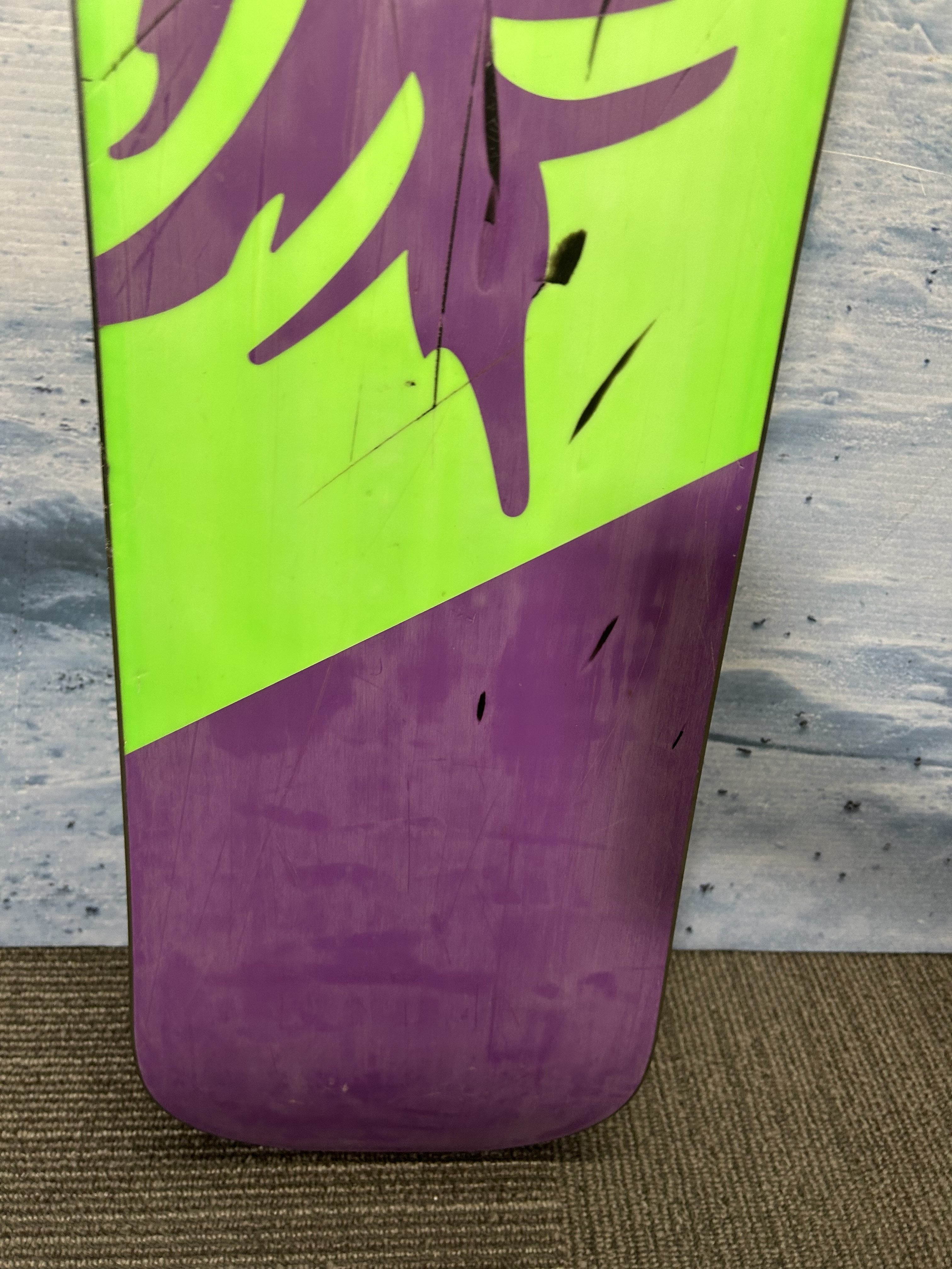 Used Never Summer Bantam Snowboard - 136CM W/ K2 Small Binding