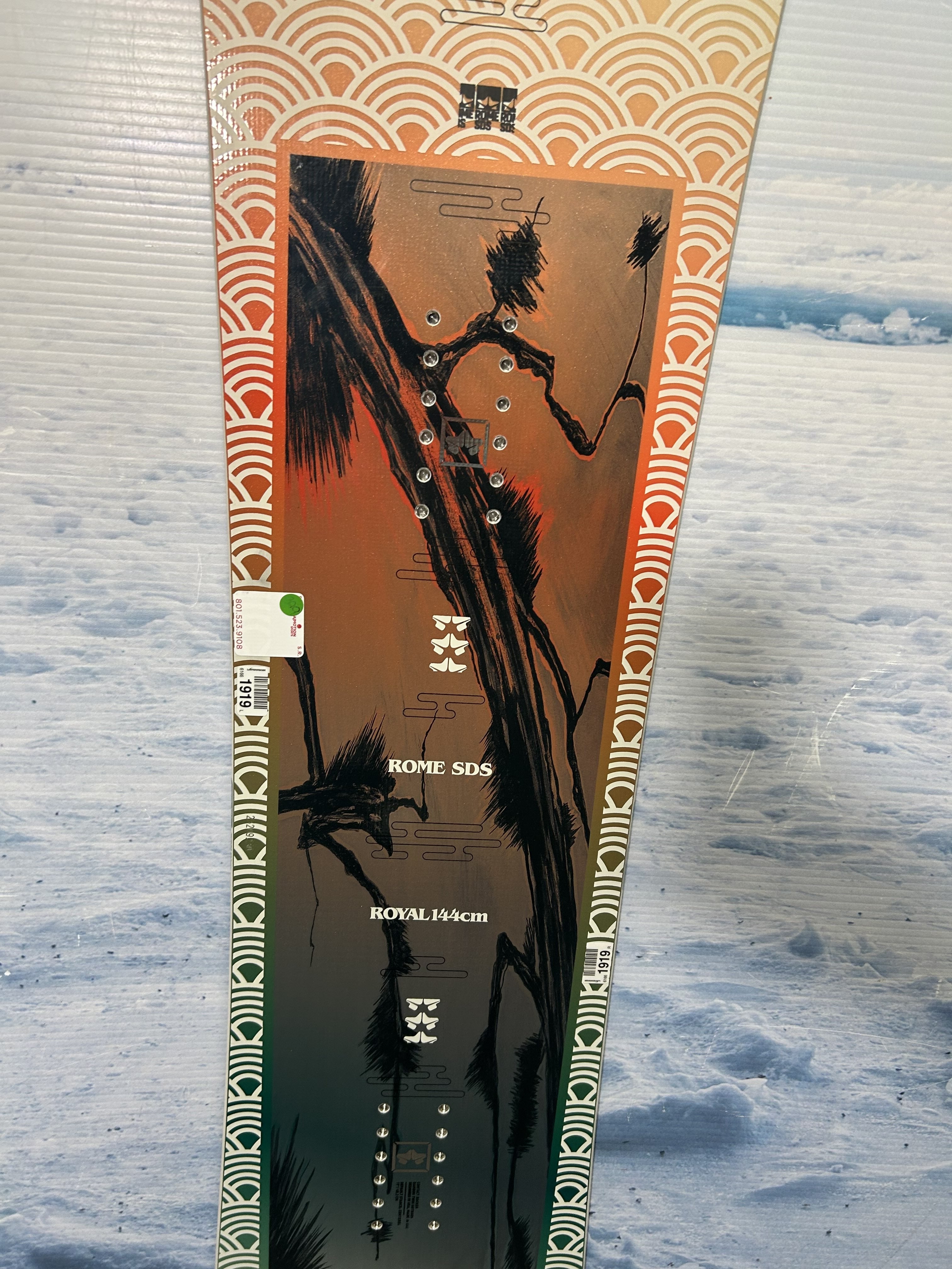 Used RomeSDS Royal Snowboard - 144CM