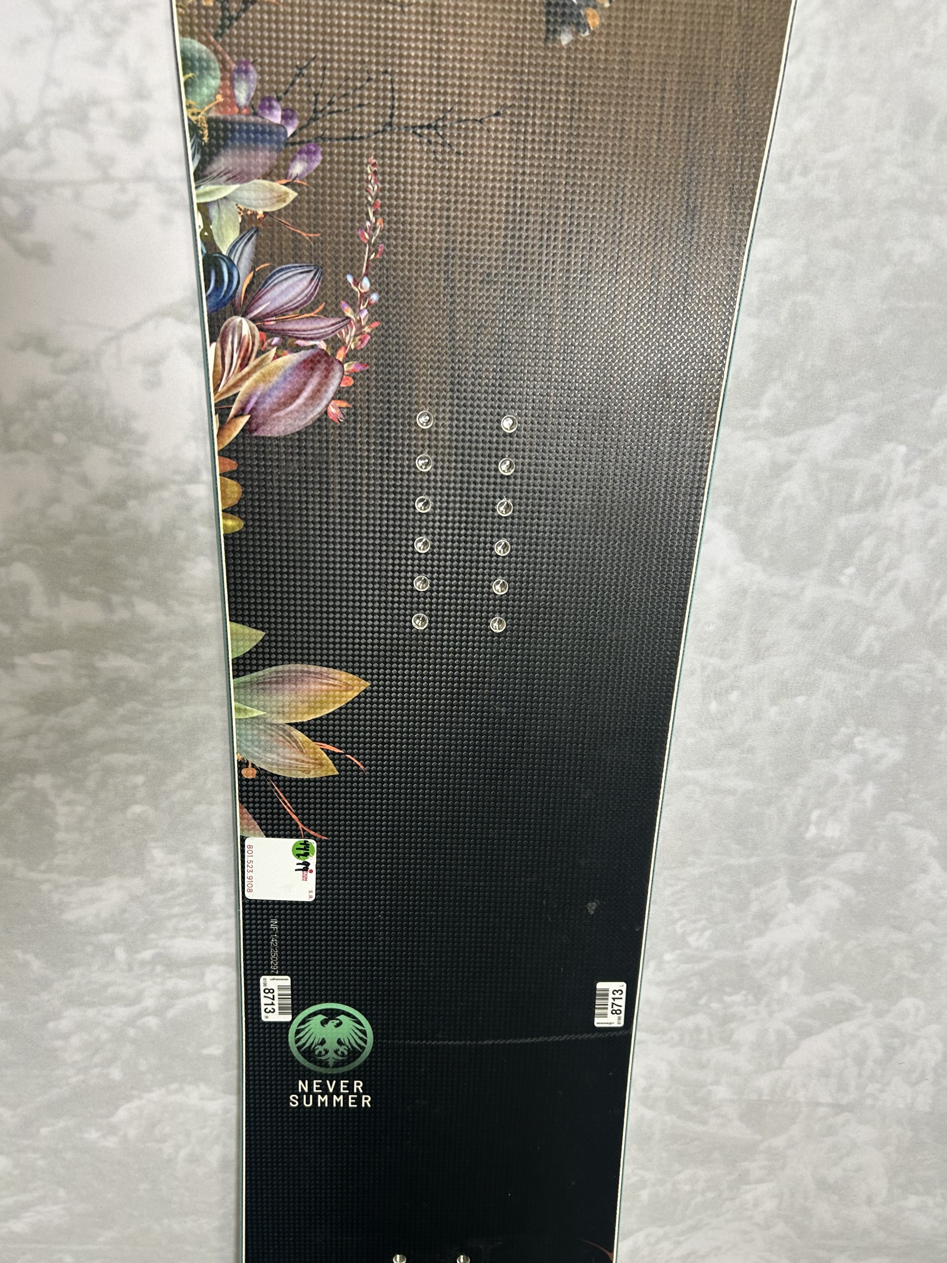 Used 2025 Never Summer Infinity 142 CM Snowboard