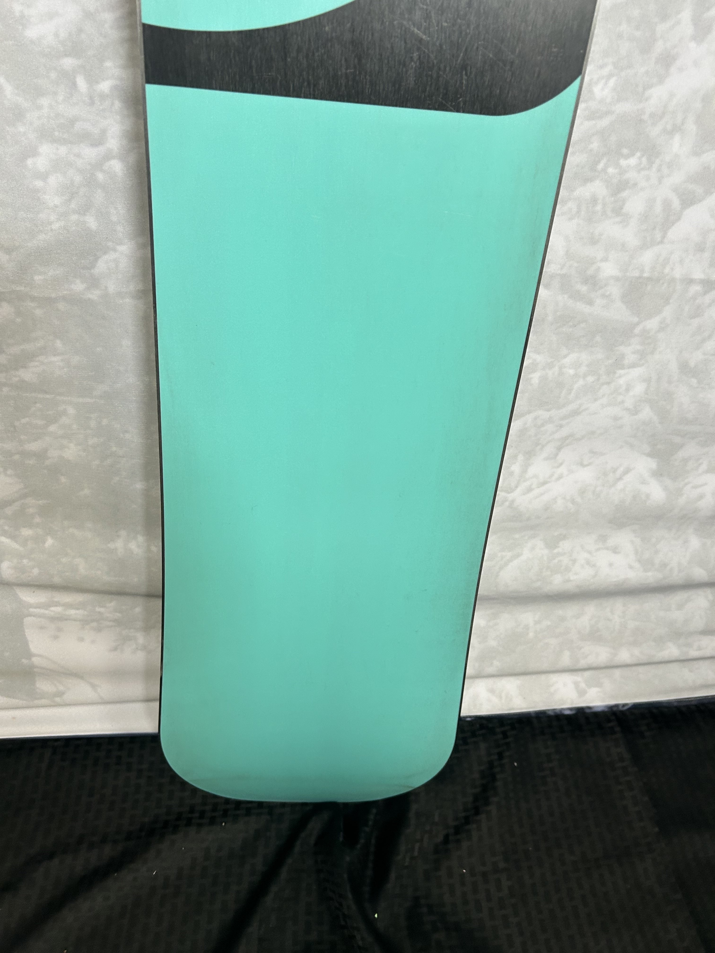 Used 2025 Never Summer Infinity 142 CM Snowboard