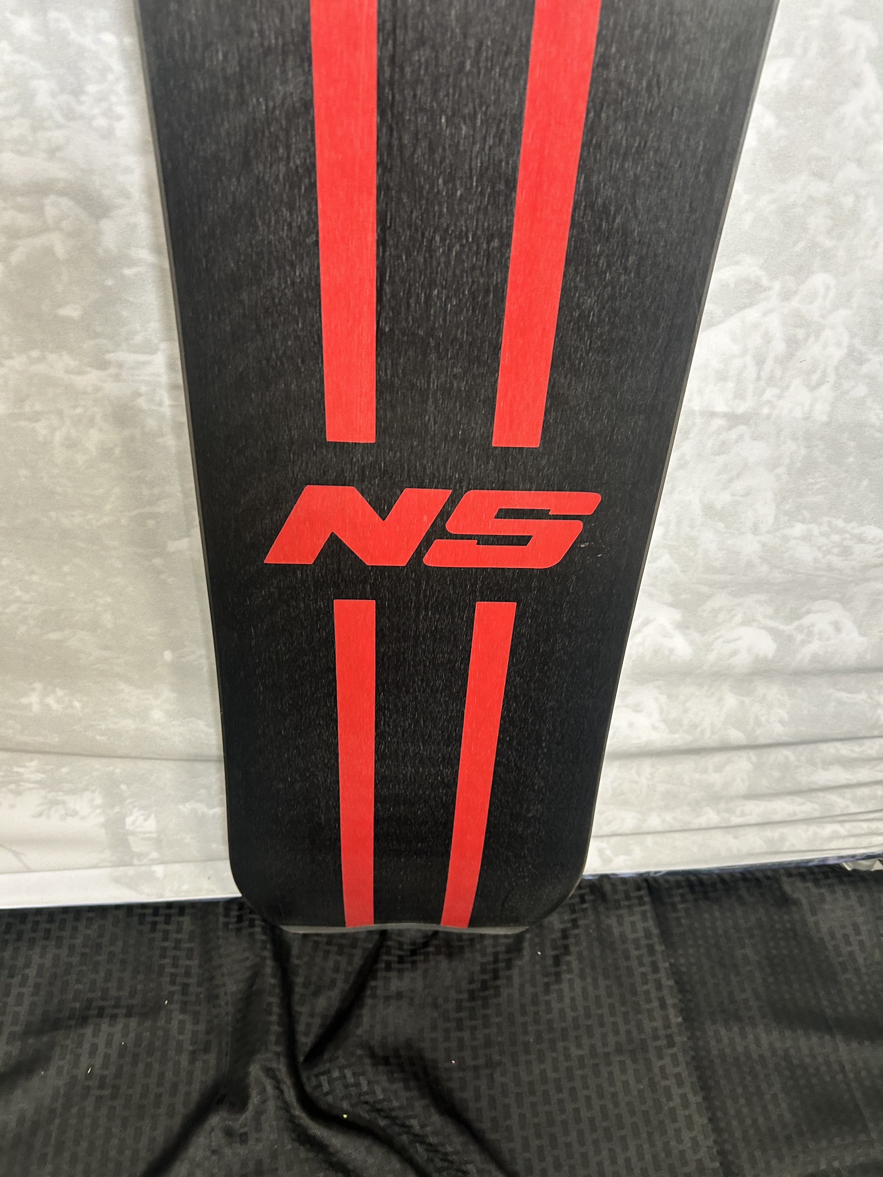 Used 2025 Never Summer Valhalla 156CM Snowboard