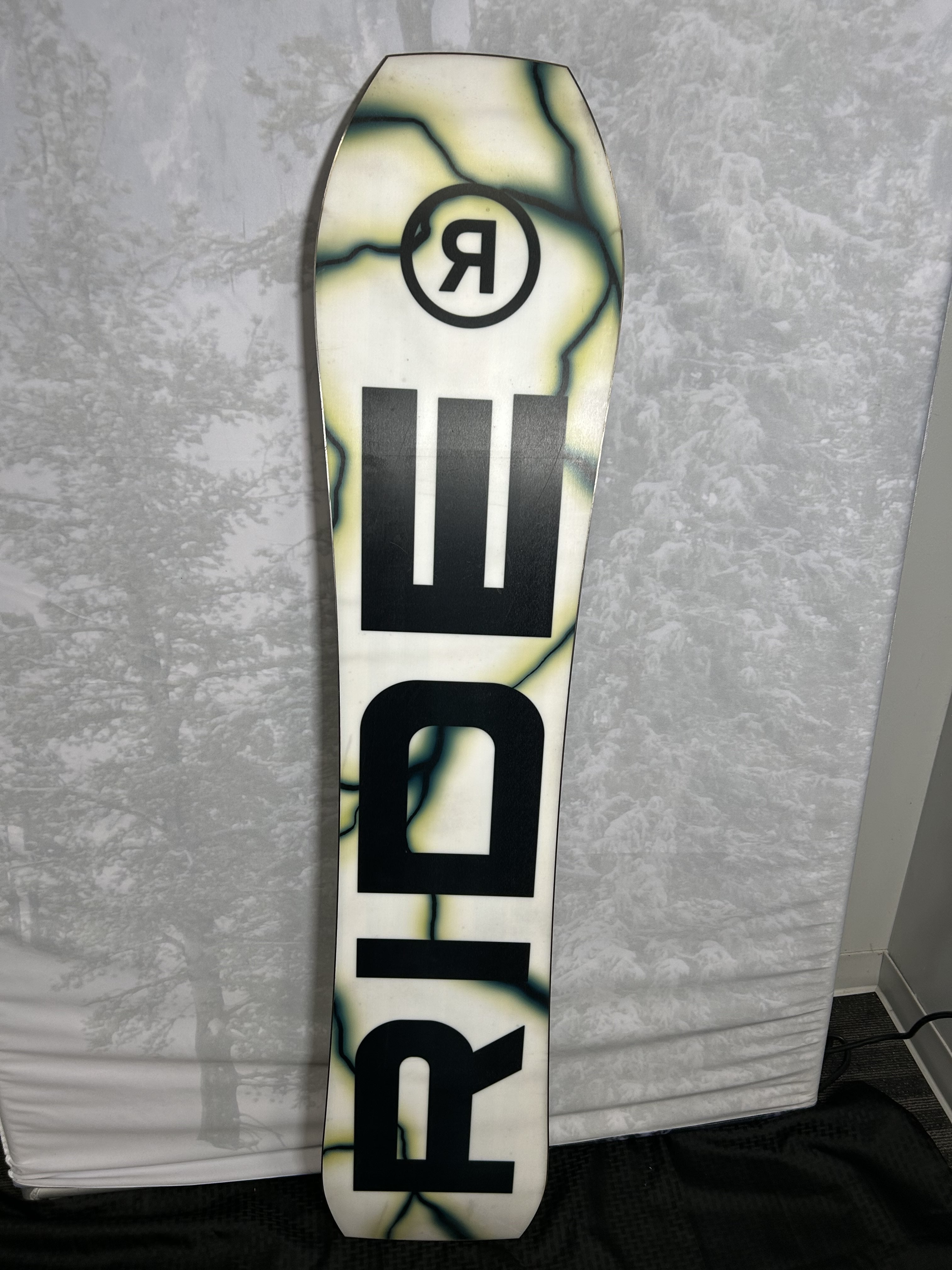 Used 2025 Ride Warpig 154CM Snowboard