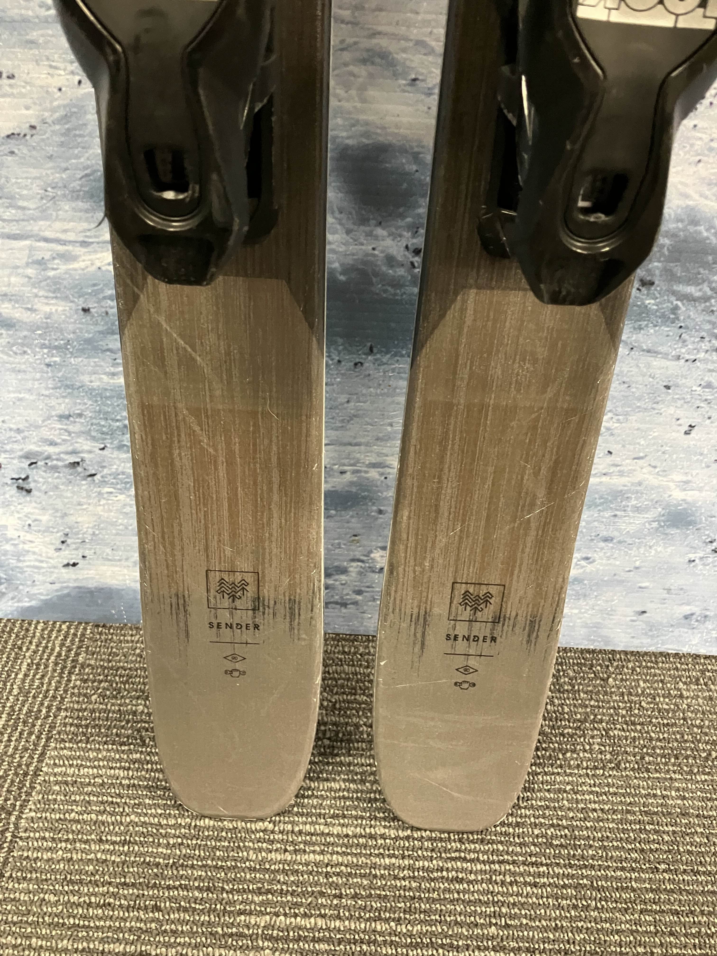 Used Rossignol Sender 90 Pro Skis 140cm w/ Look 10 Bindings