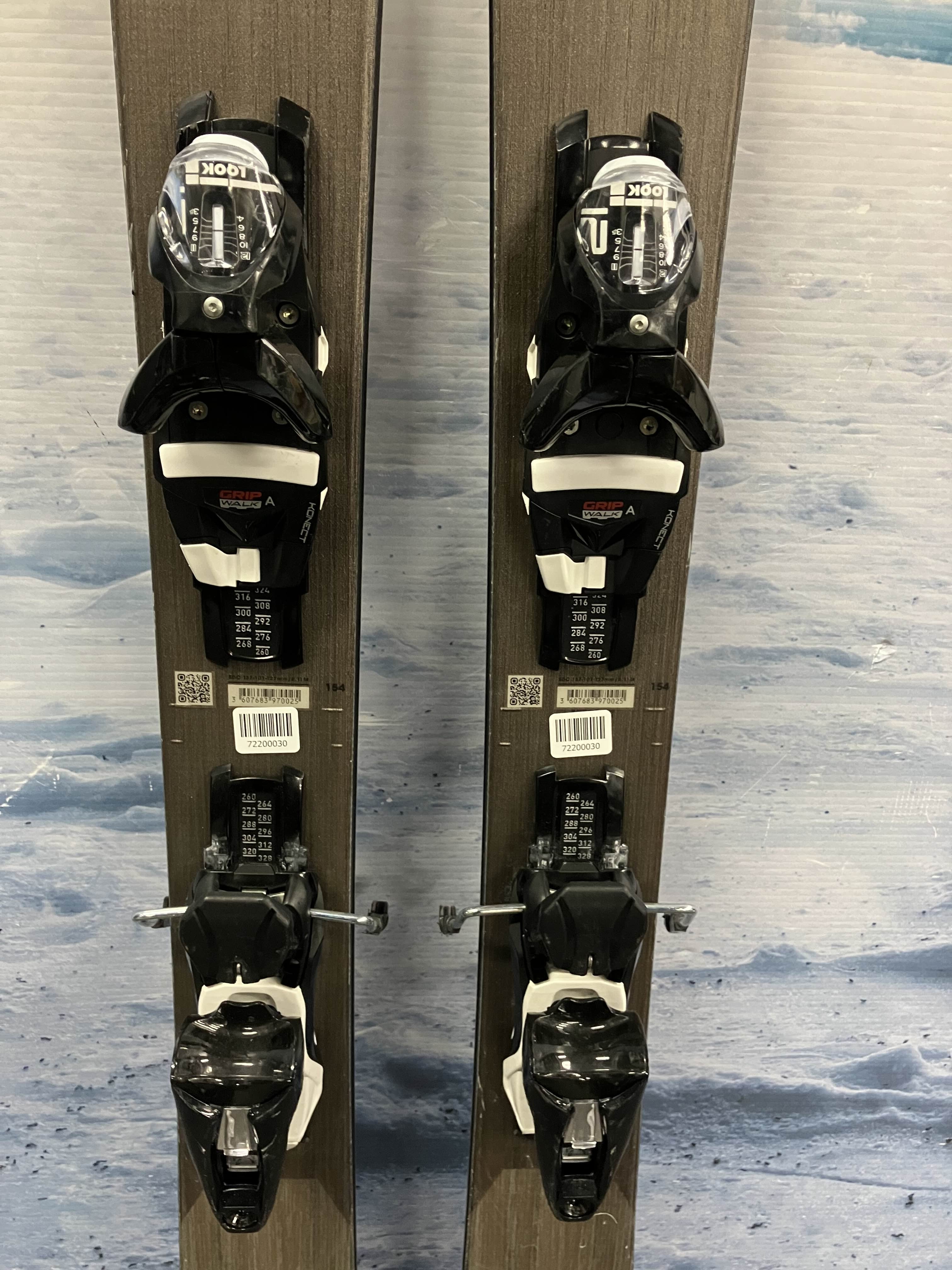 Used Rossignol Sender 104 TI 154cm Skis w/ Look 12 Demo Bindings