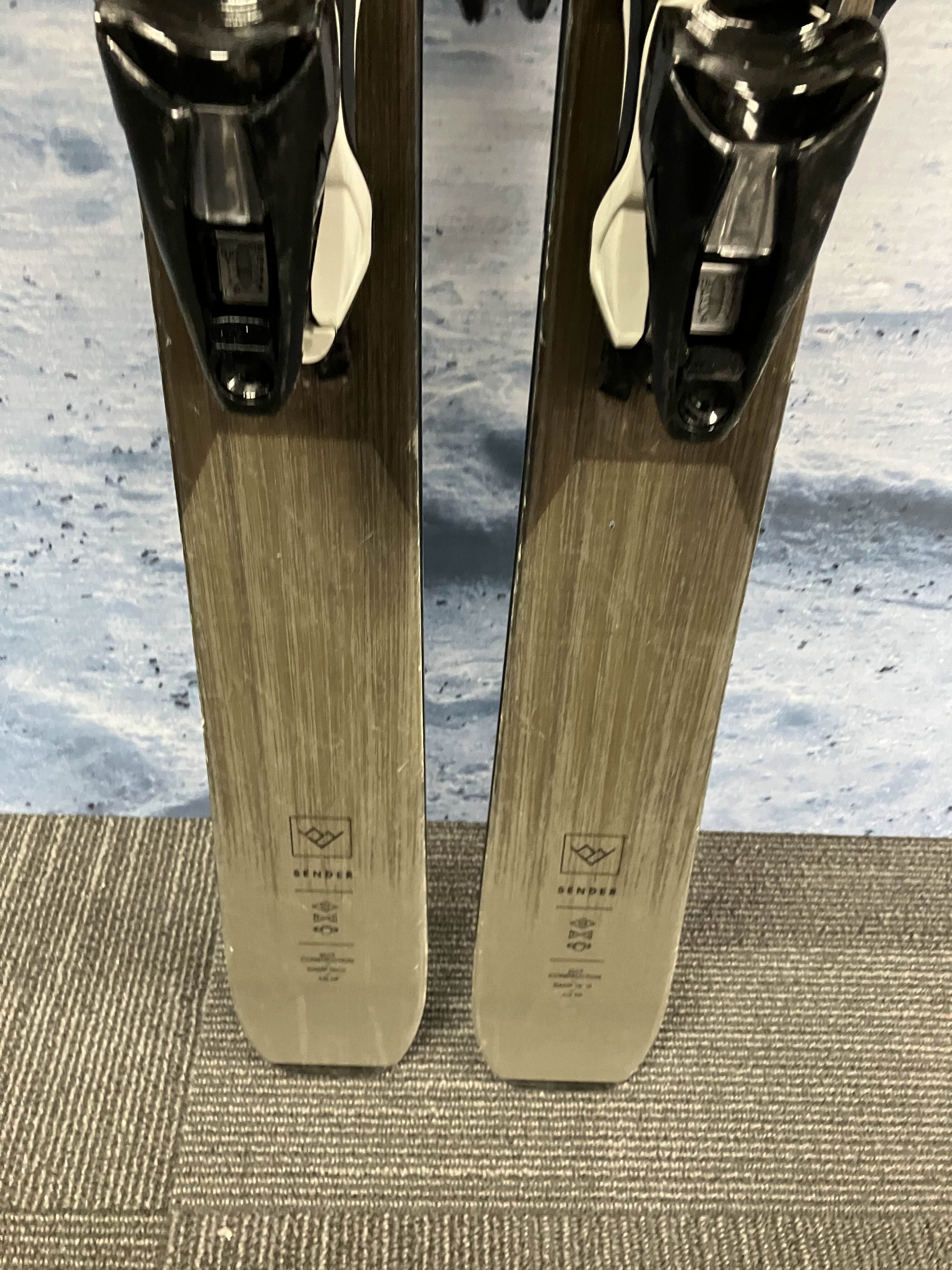 Used Rossignol Sender 104 TI 172cm Skis w/ Look 12 Demo Bindings