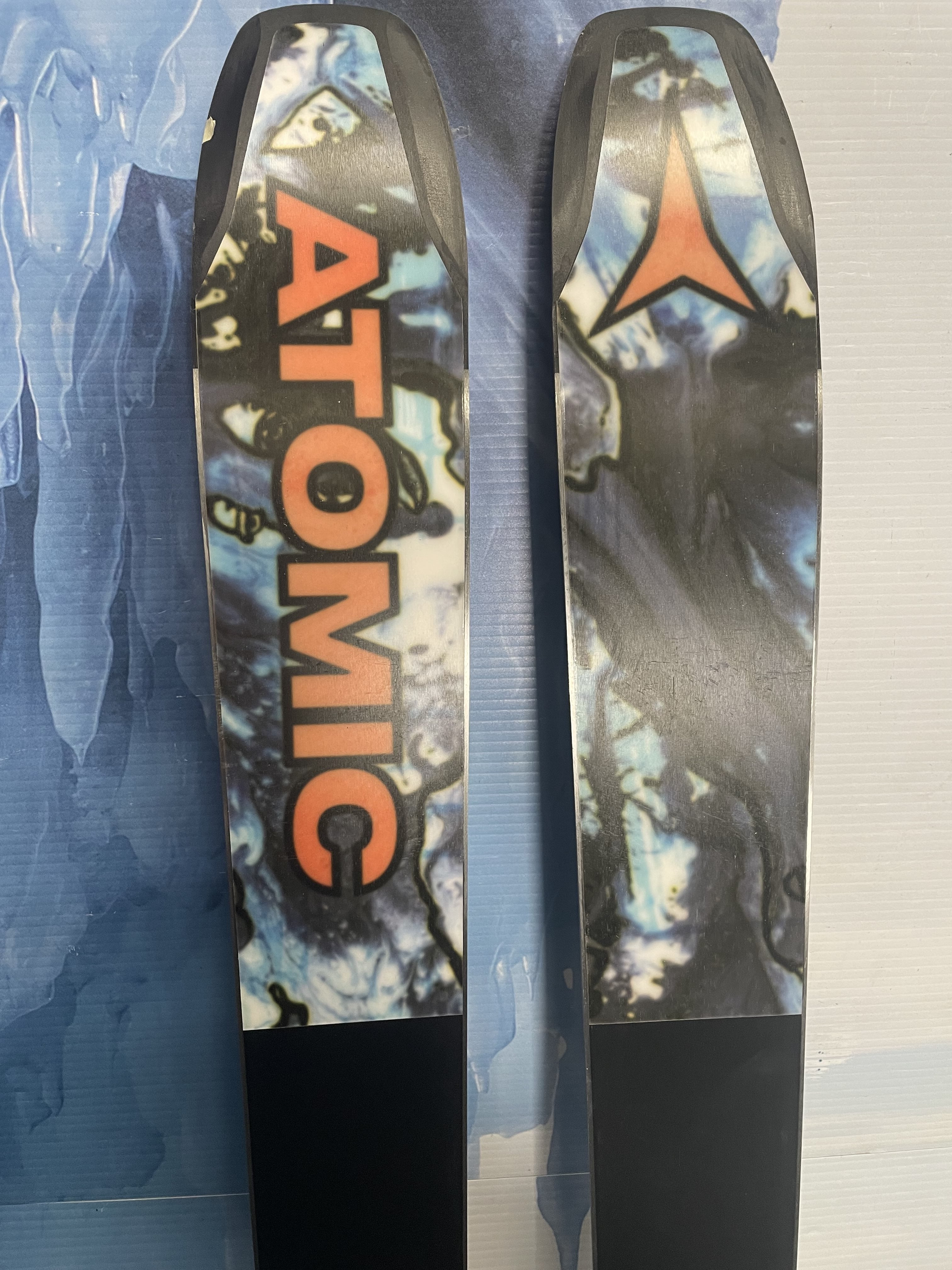 Used 2025 Atomic Bent Chetler 90 184cm Skis w/ Salomon Strive 11 Demo Binding