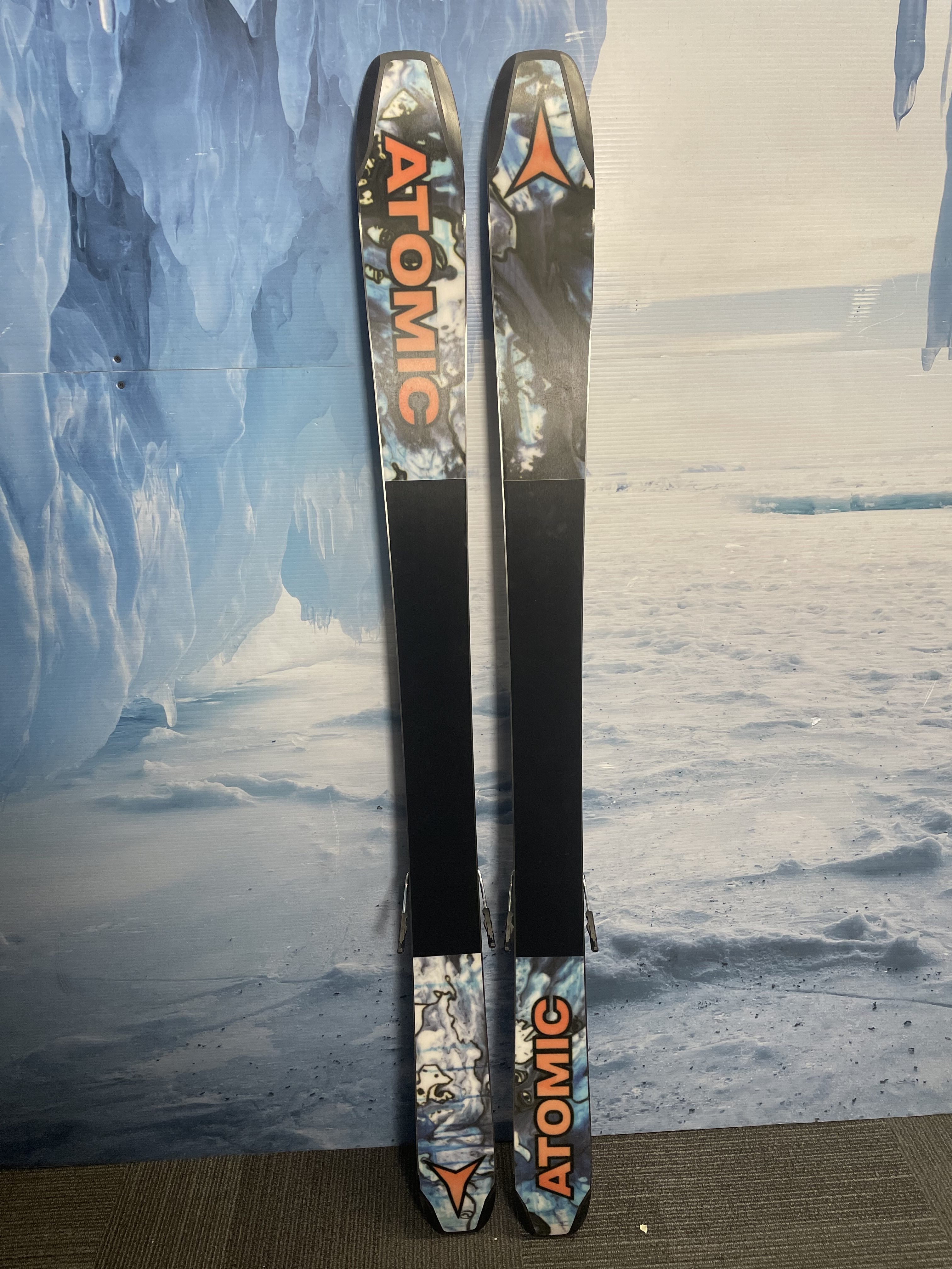 Used 2025 Atomic Bent Chetler 90 157cm Skis w/ Salomon Strive 11 Demo Binding
