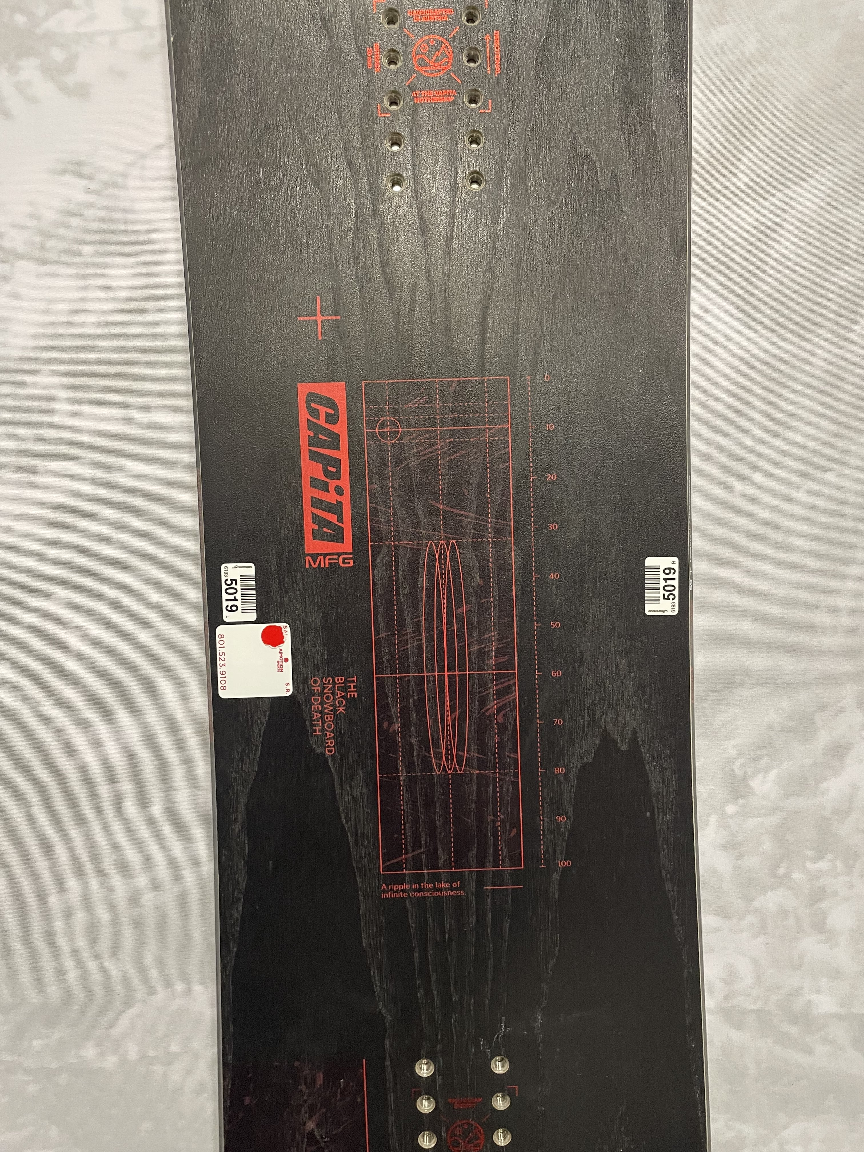 Lightly Used 2025 Capita Black Snowboard of Death Snowboard 159cm