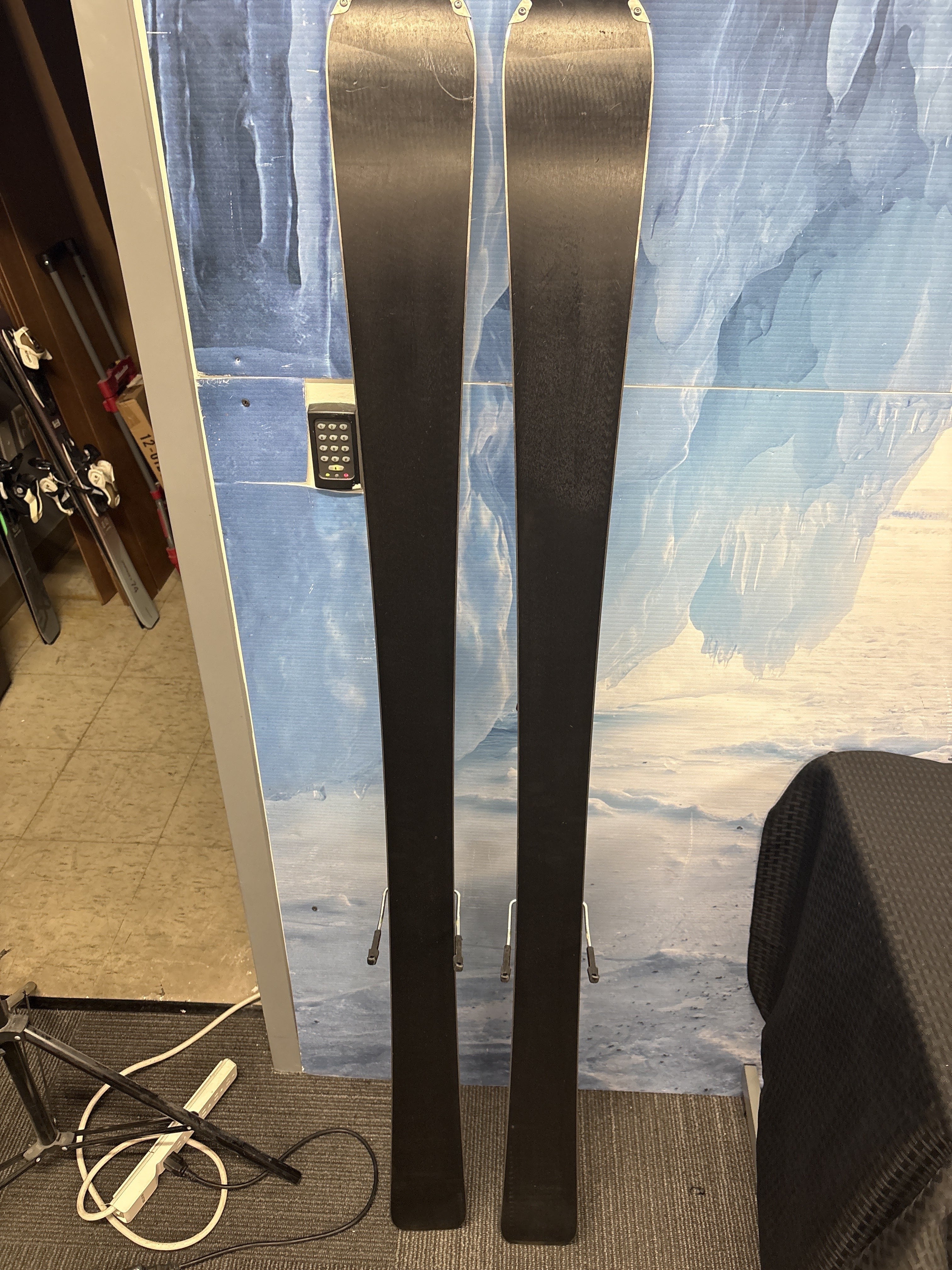 Used Rossignol 82 Basalt Ski - 160CM W/ Look NX 12 Demo Binding