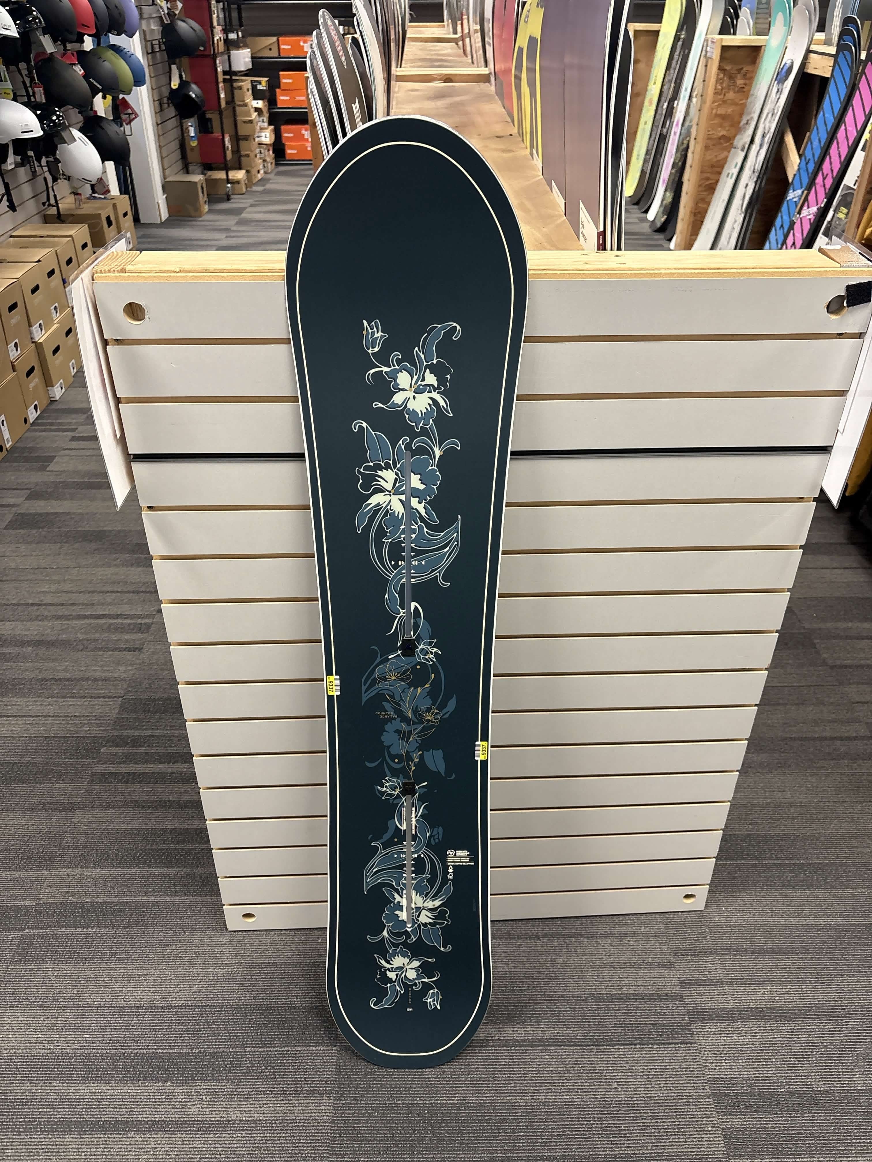 Burton Counterbalance: Deco 142cm Snowboard