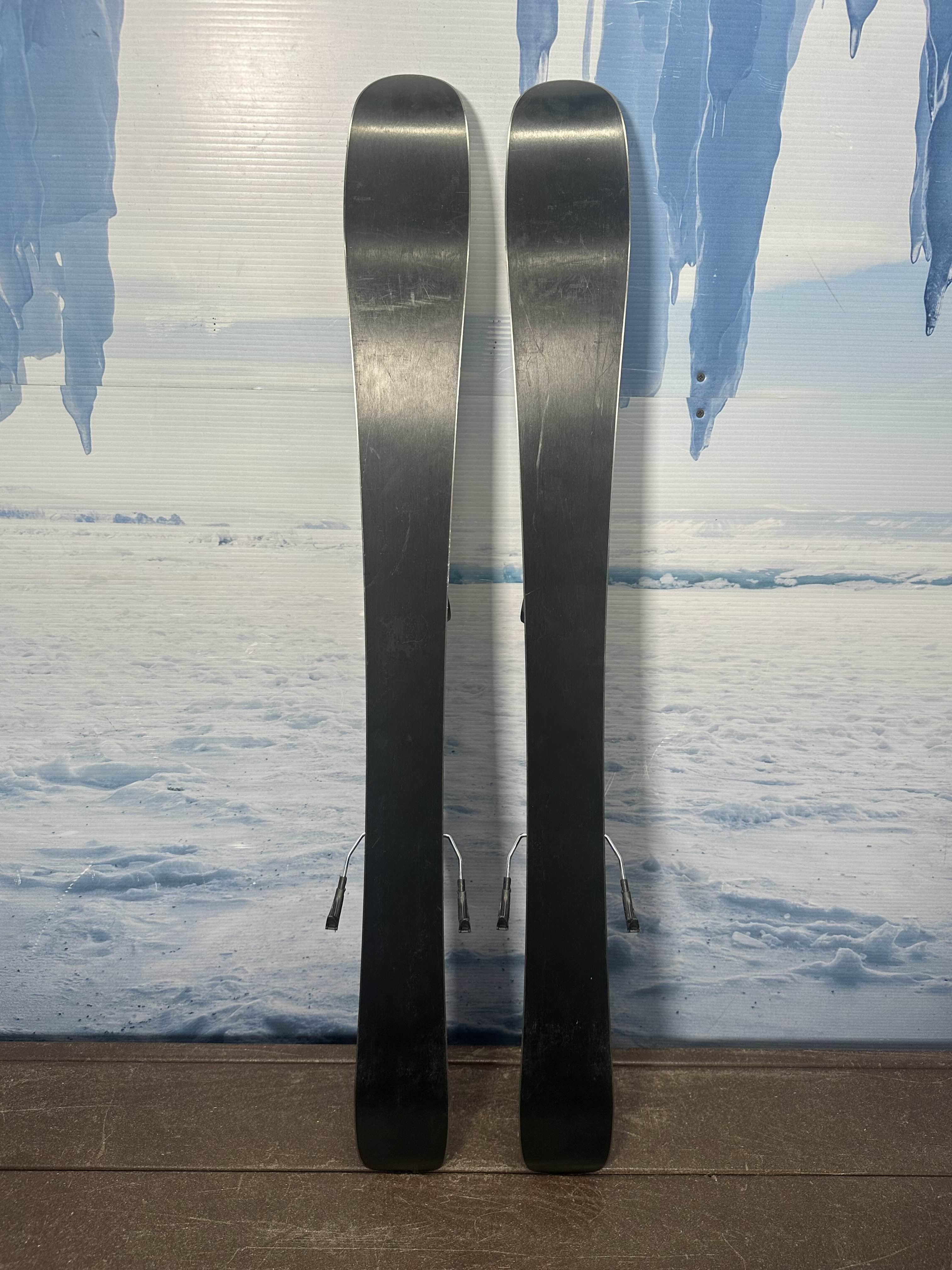 Used Atomic Bent 110cm Kids Skis w/ Atomic L SIX Bindings