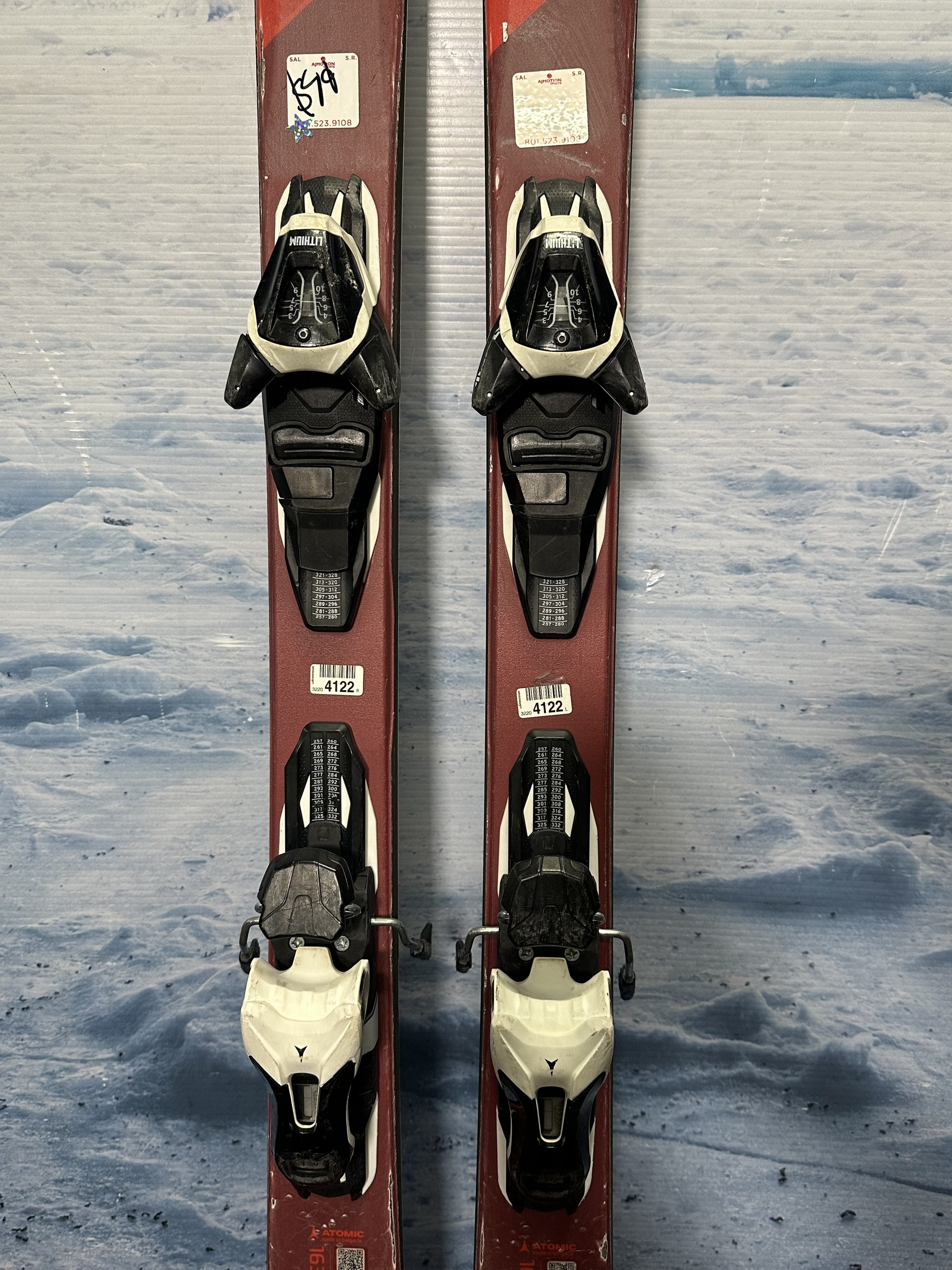 Used Atomic Vantage 163cm Skis w/ Atomic Lithium 10 Bindings