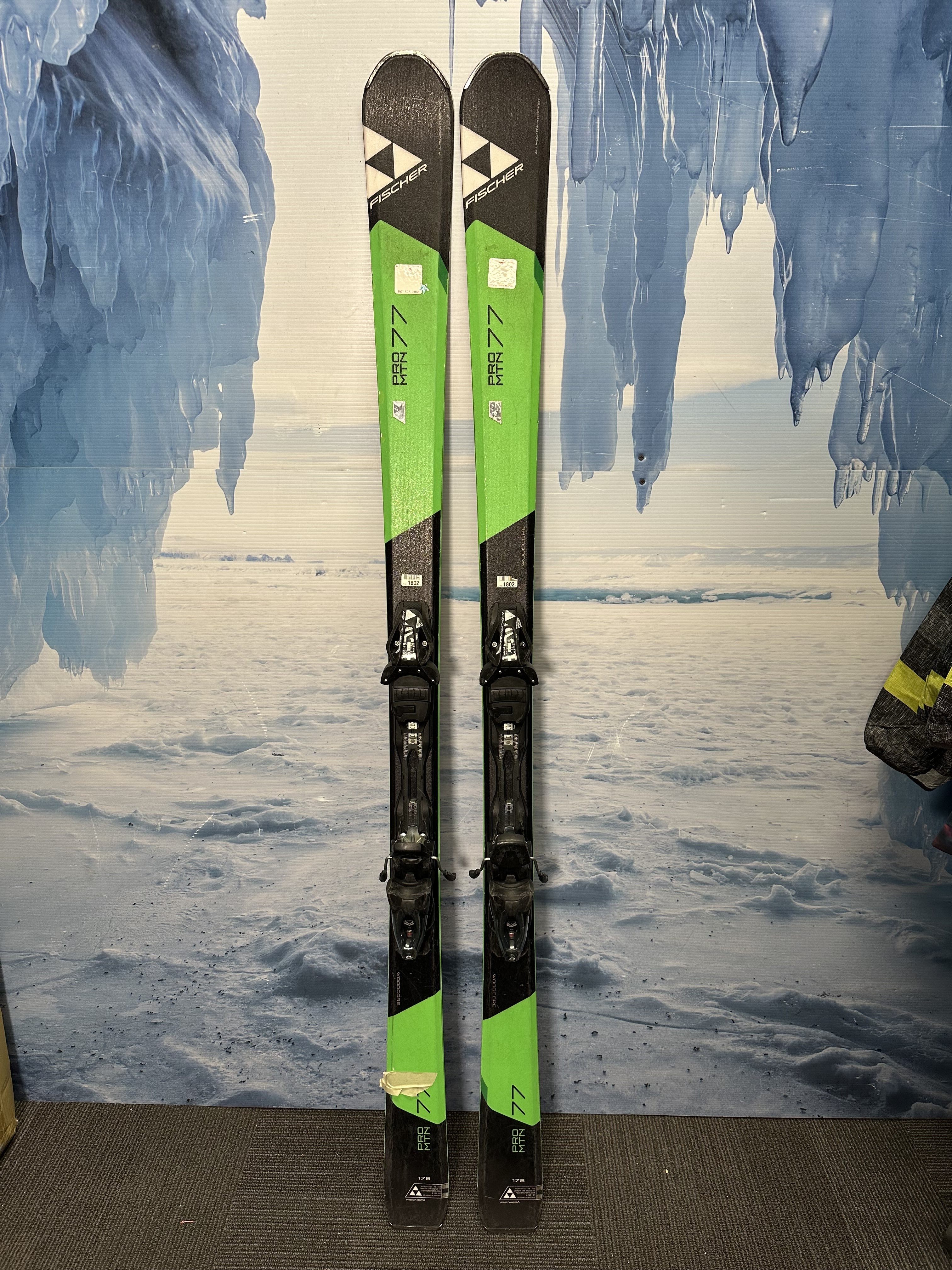 Used Fischer Pro MTN 178cm Skis w/ Fischer RS 11 Rental Binding