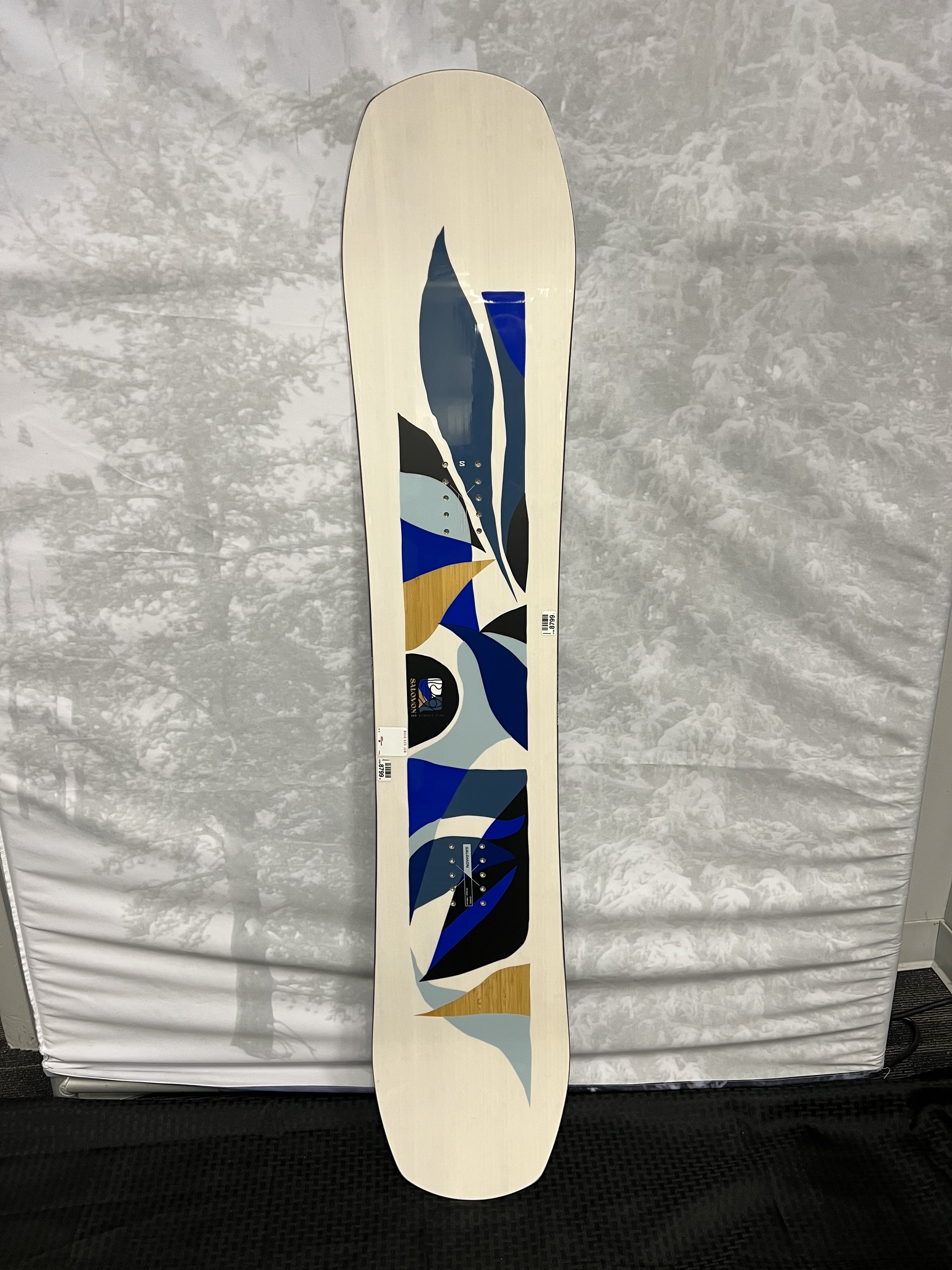 Lightly Used 2025 Salomon Rumble Fish 140 cm Snowboard