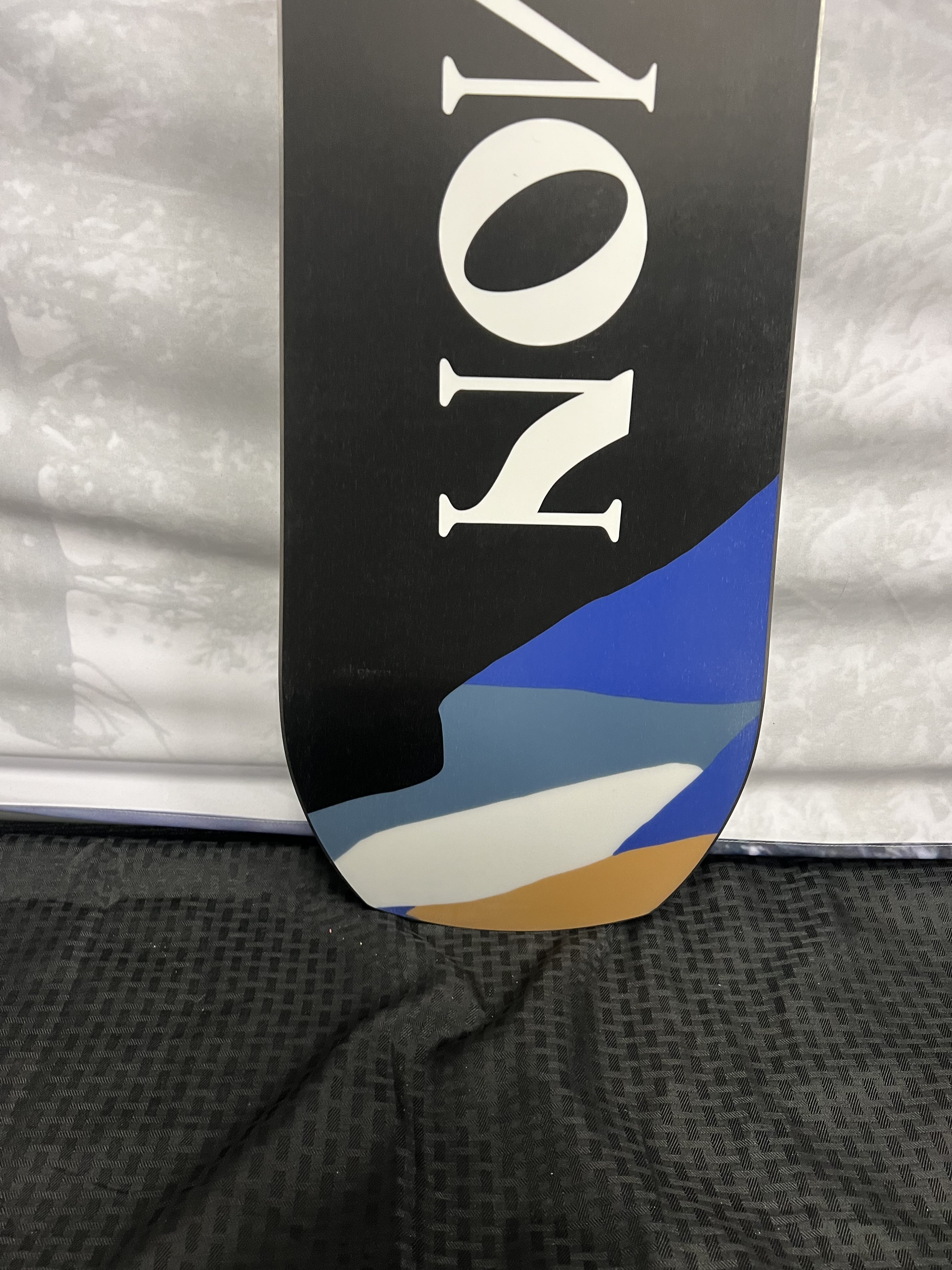 Lightly Used 2025 Salomon Rumble Fish 140 cm Snowboard