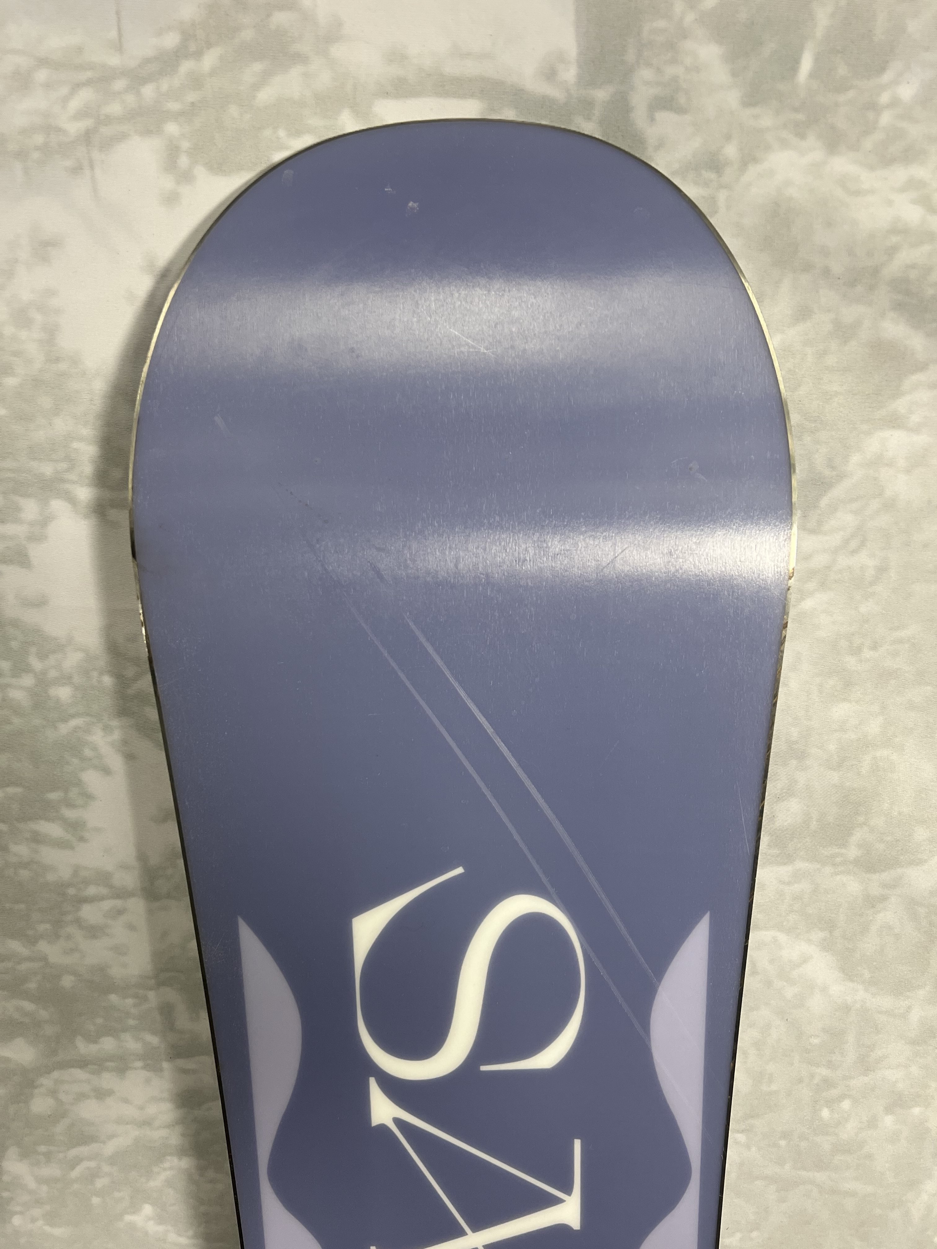 Lightly Used 2025 Salomon Lotus 135 cm Snowboard