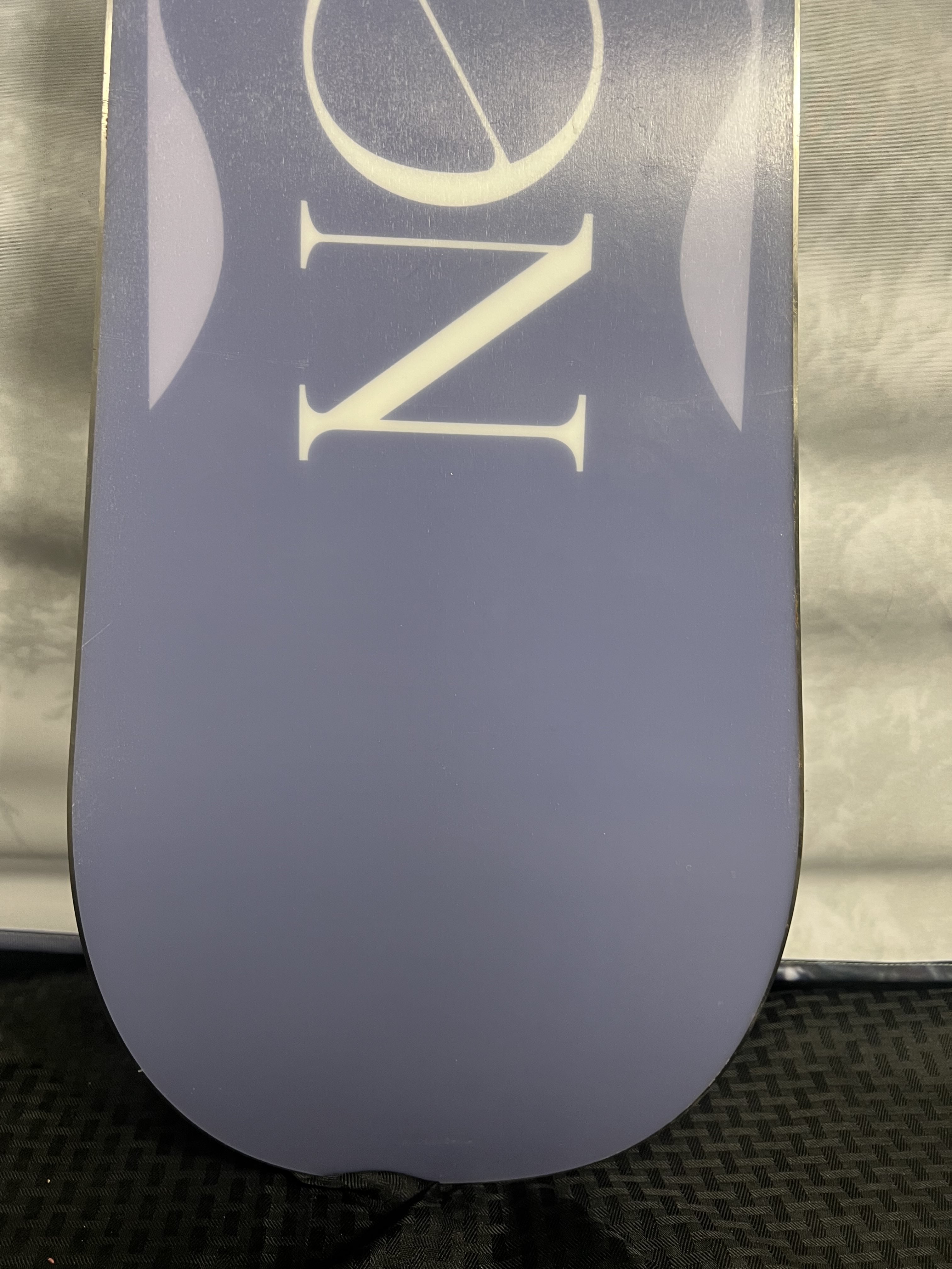 Lightly Used 2025 Salomon Lotus 135 cm Snowboard