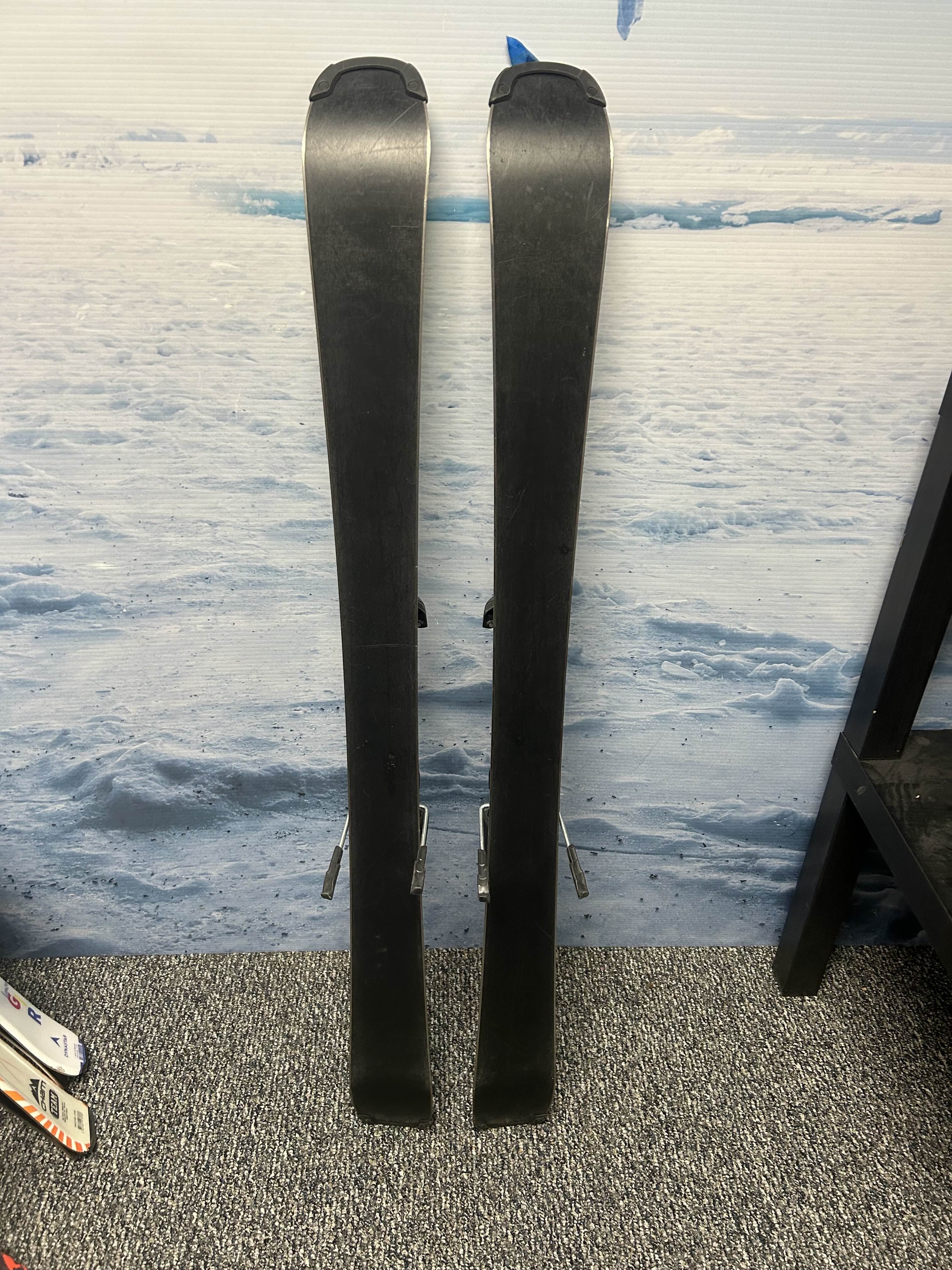 Used Head Residue 118cm Jr Kids Skis w/ Tyrolia SP 7.5 Demo Binding