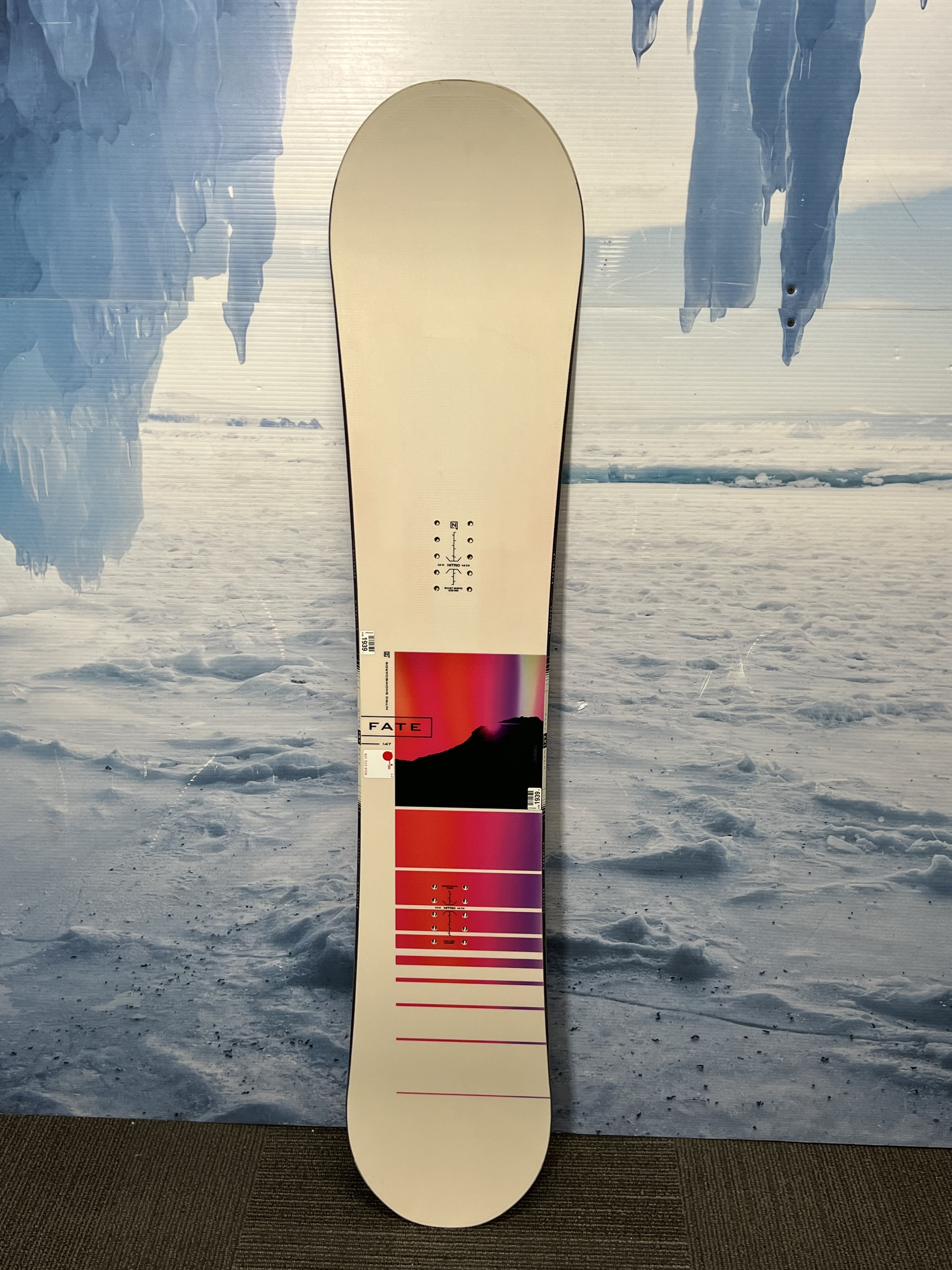 Lightly Used Nitro Fate Women's Snowboard 2024- 147 CM