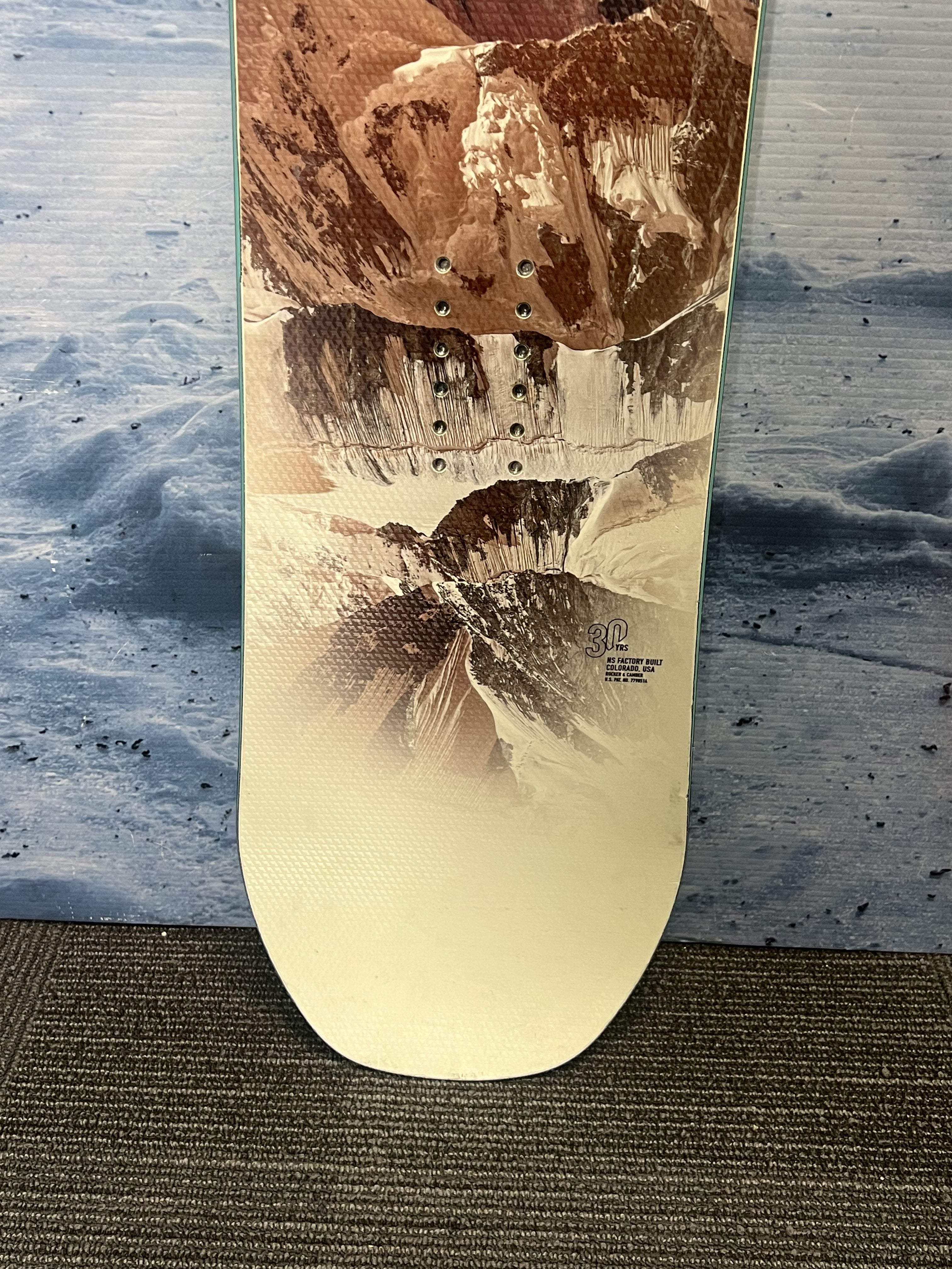 Used Never Summer Infinity Women's Snowboard 2021 - 149 CM