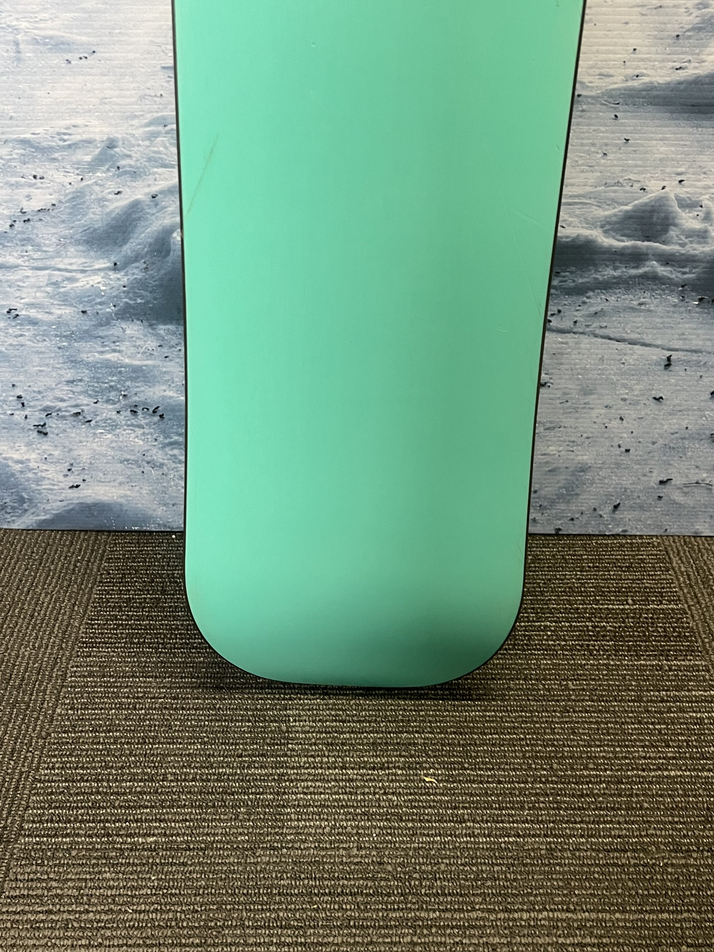 Used Never Summer Infinity Women's Snowboard 2021 - 149 CM