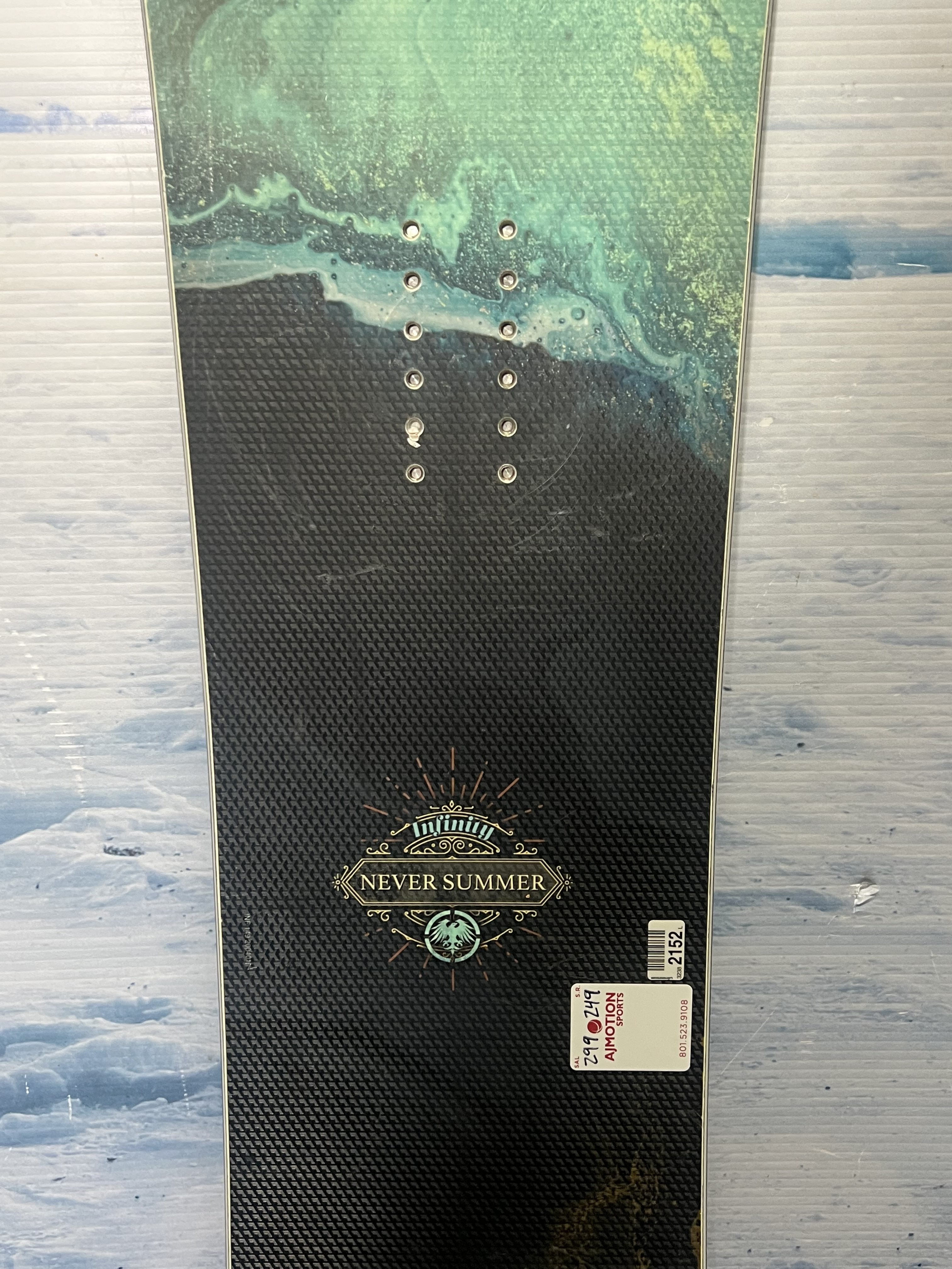 Used Never Summer Infinity Women's 2020 Snowboard - 149 CM