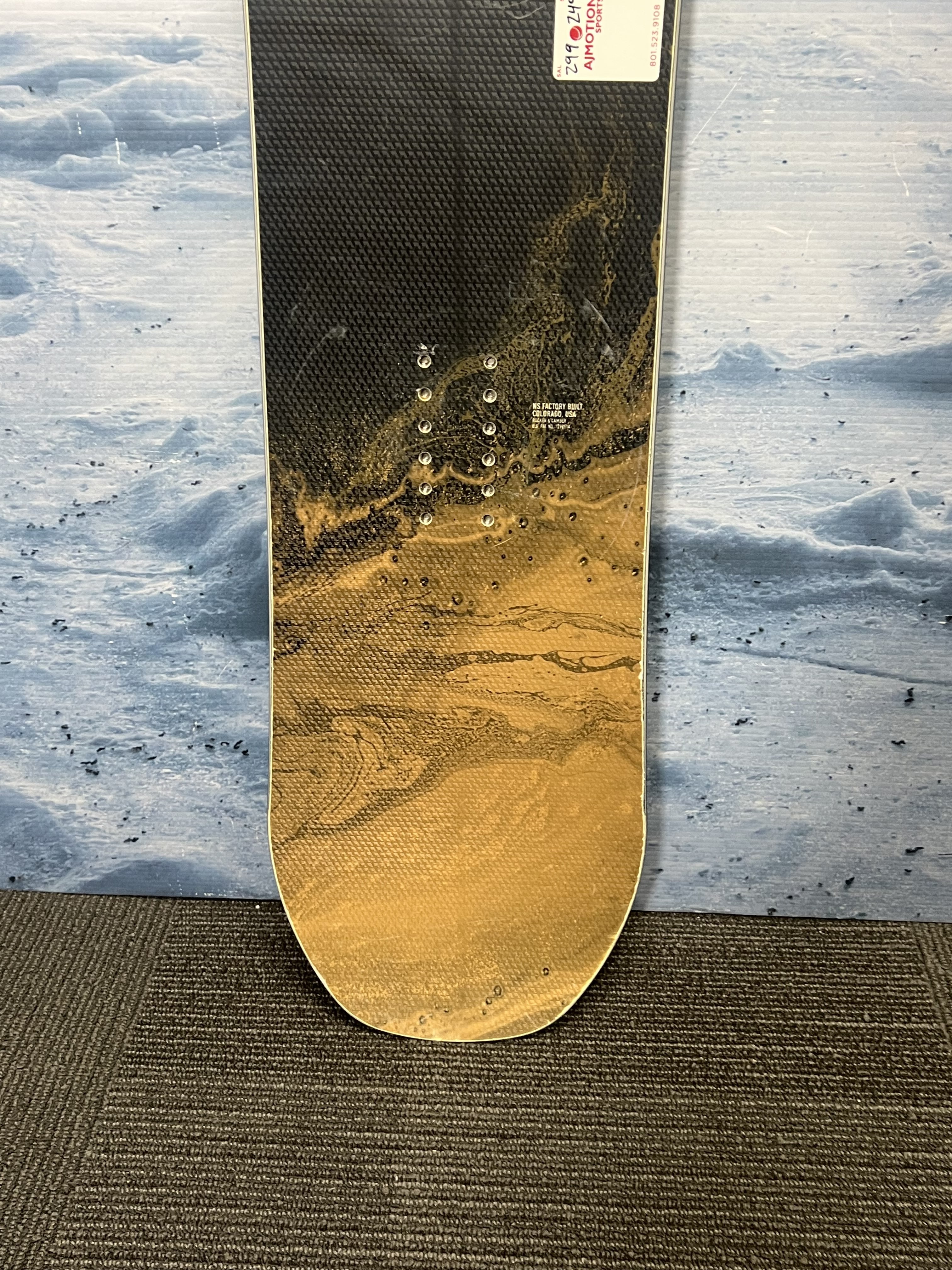 Used Never Summer Infinity Women's 2020 Snowboard - 149 CM