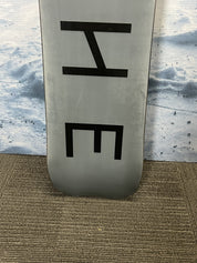 Lightly Used Niche Pyre 2024 Snowboard- 145 cm