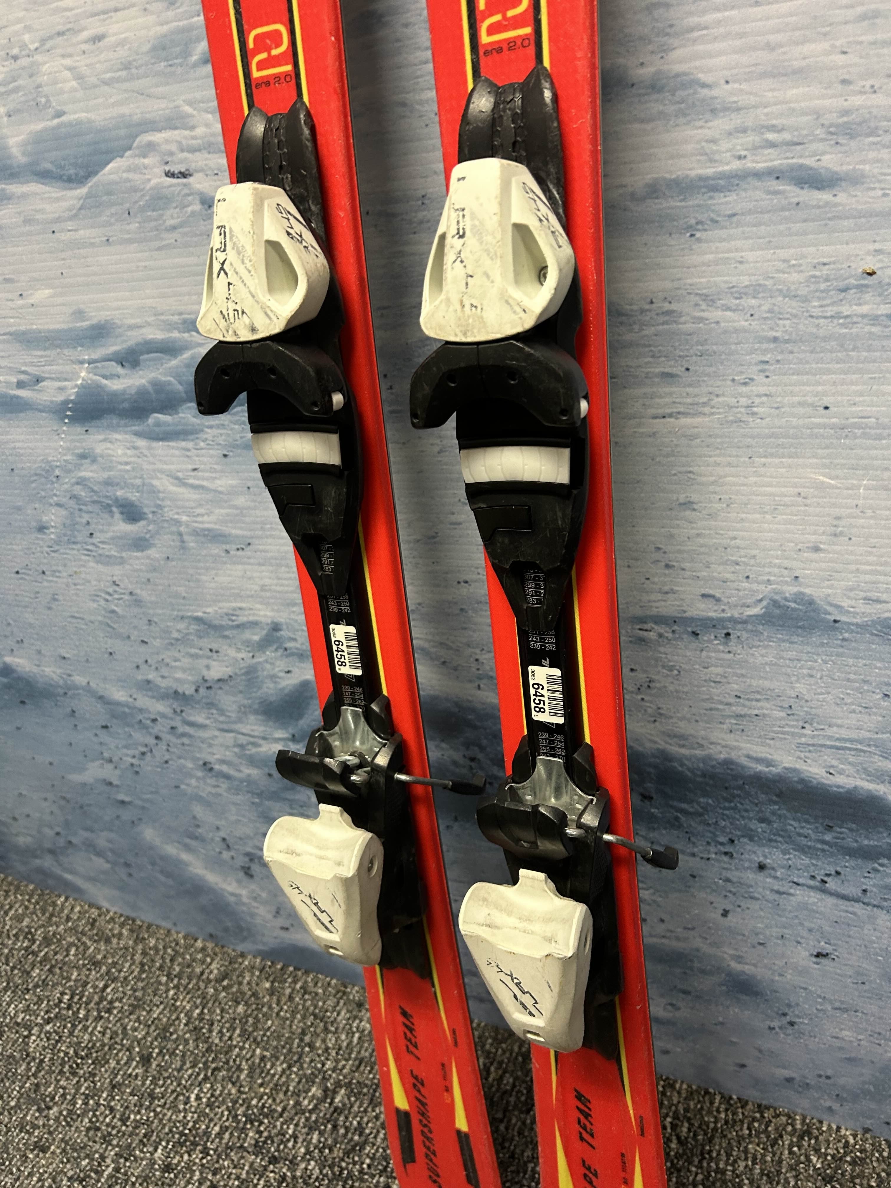 Used Head Supershape 127cm Jr Kids Skis w/ Tyrolia LRX 7.5 Demo Binding