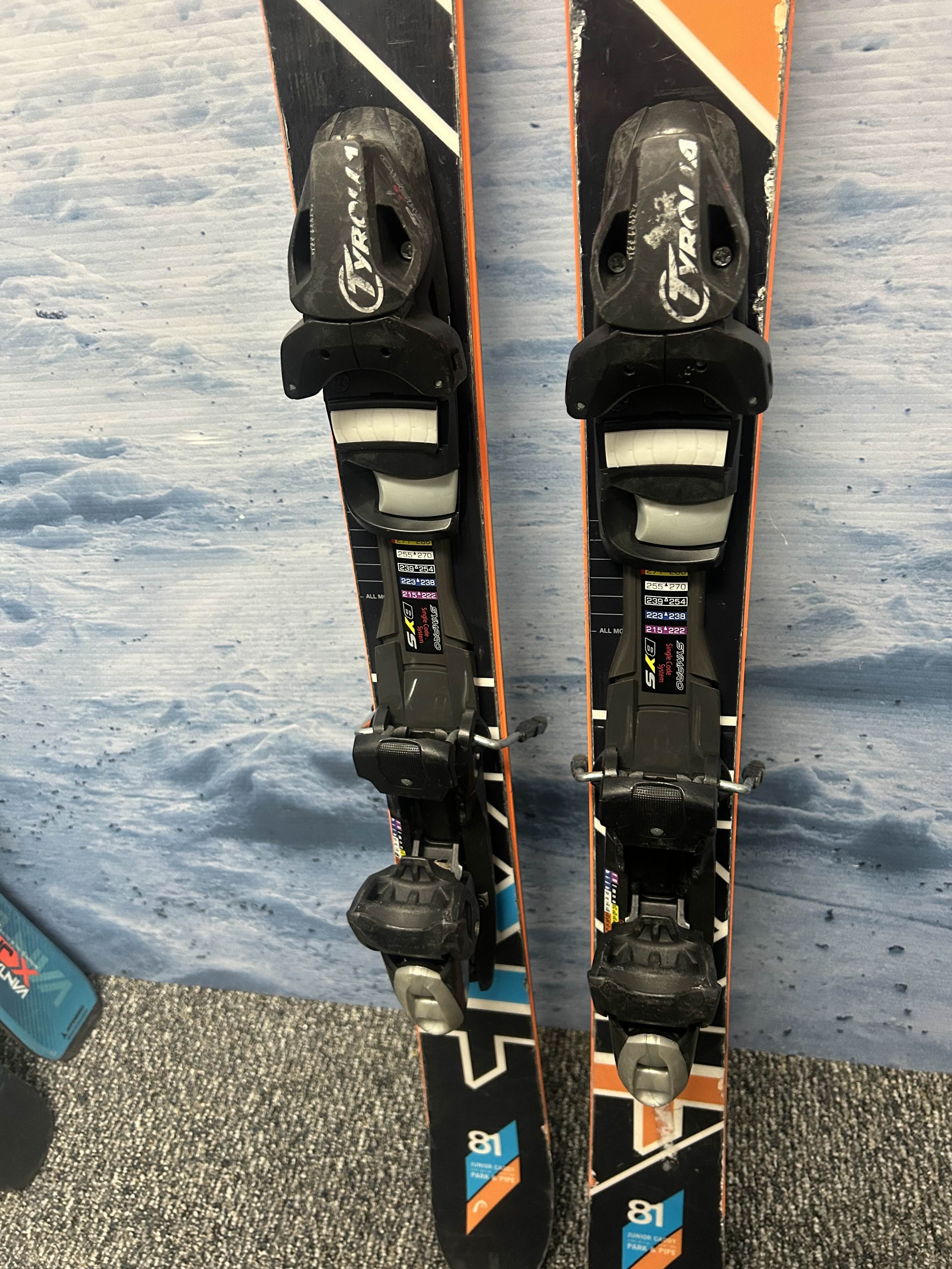 Used Head Junior Caddy 141cm Jr Kids Skis w/ Tyrolia SP 7.5 Demo Binding