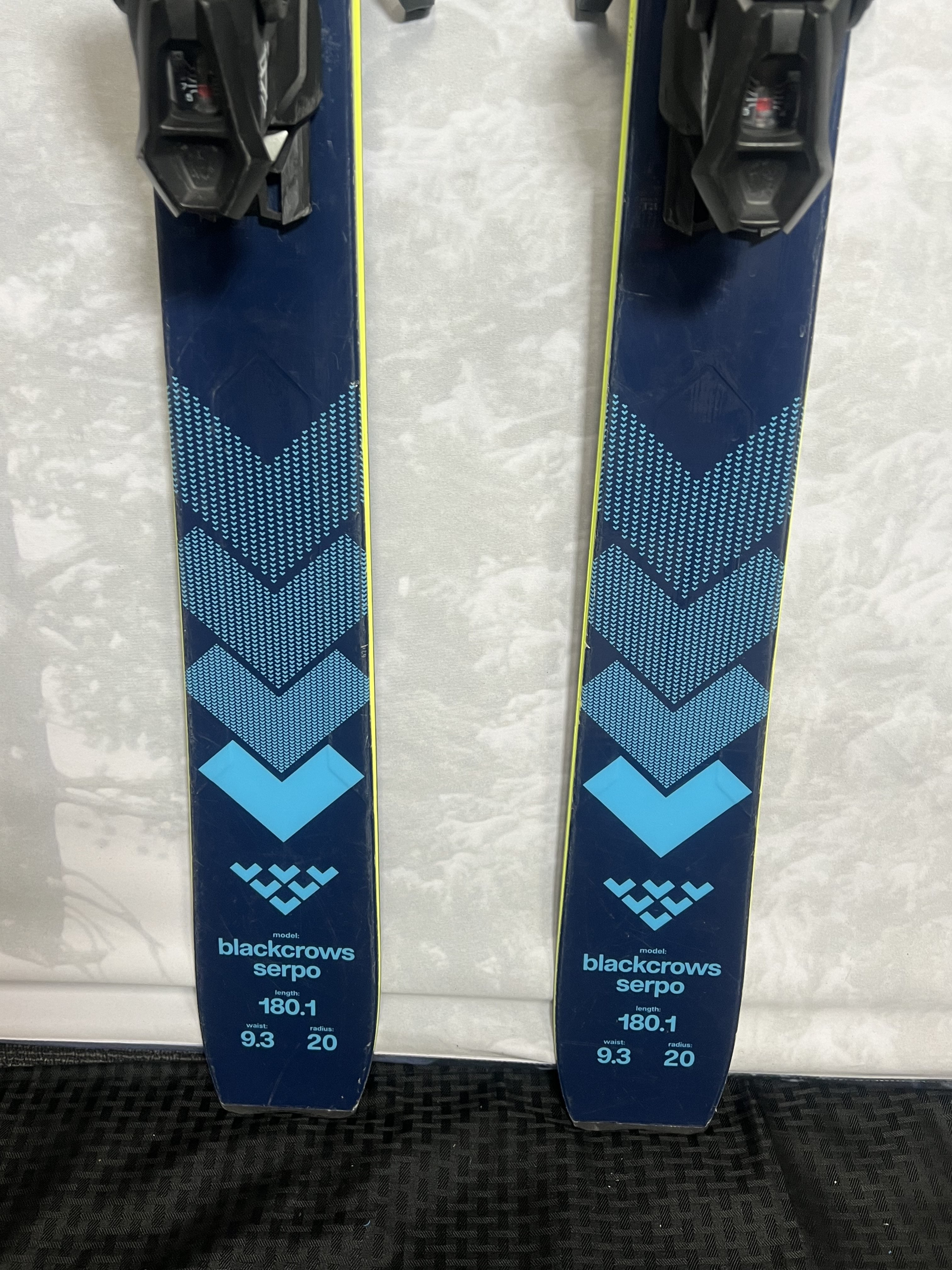 Used Black Crow Serpo 2025 Ski 180cm w/ Tyrolia Attack 13 Bindings