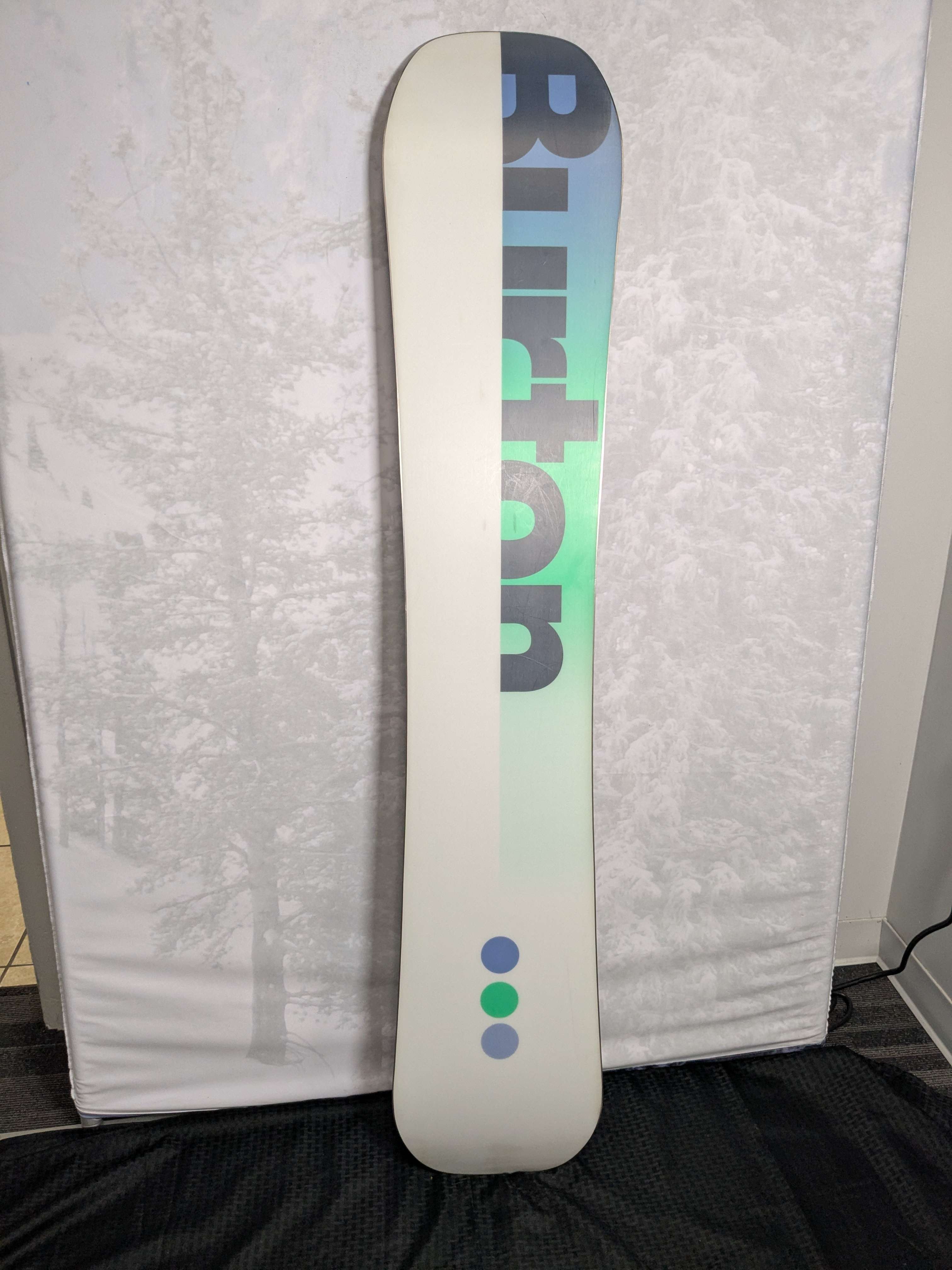 Used 2025 Burton Custom 162cm Snowboard