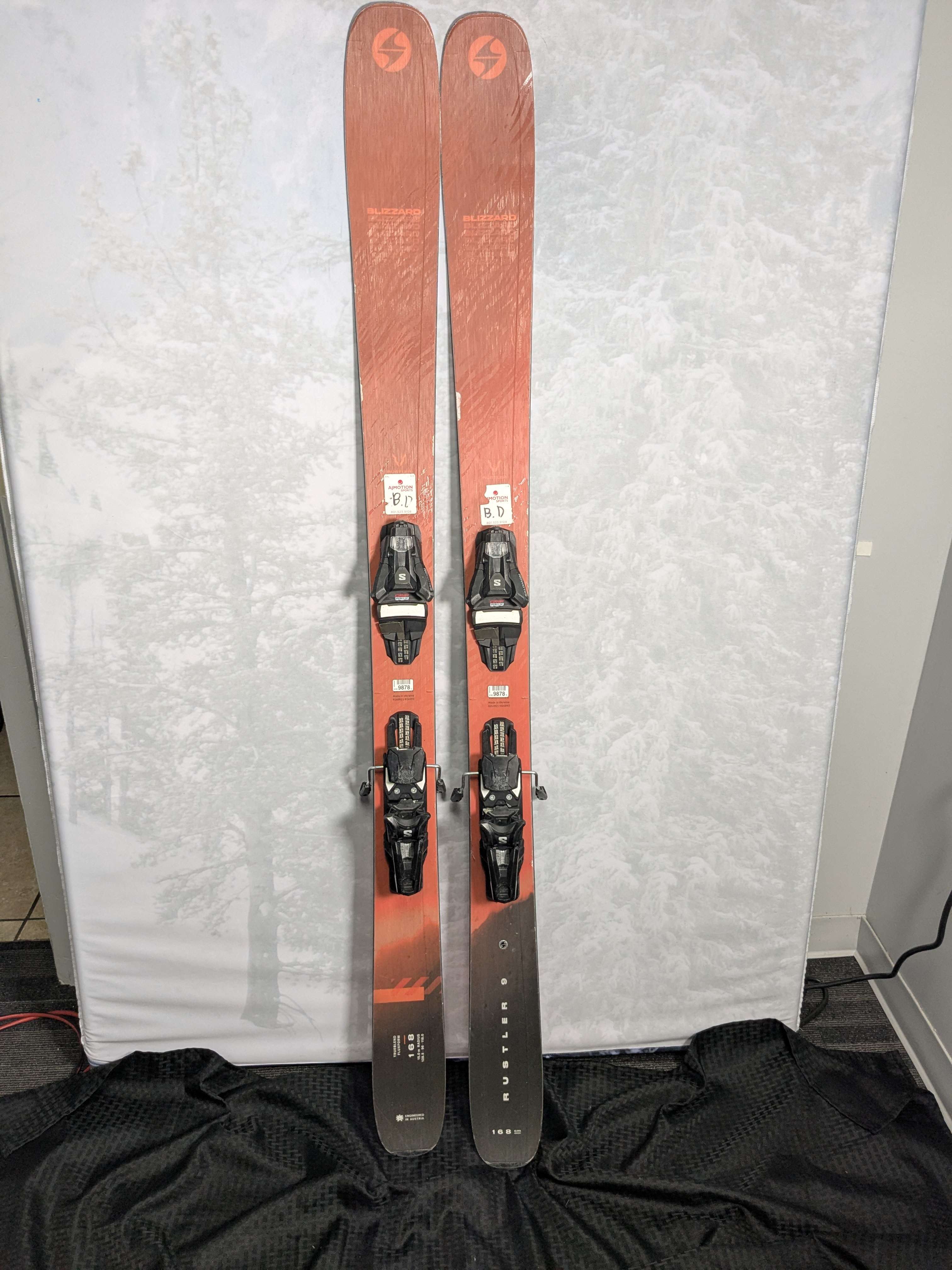 Used 2025 Blizzard Rustler 9 skis- 168cm w/ Salomon Strive 13 Binding