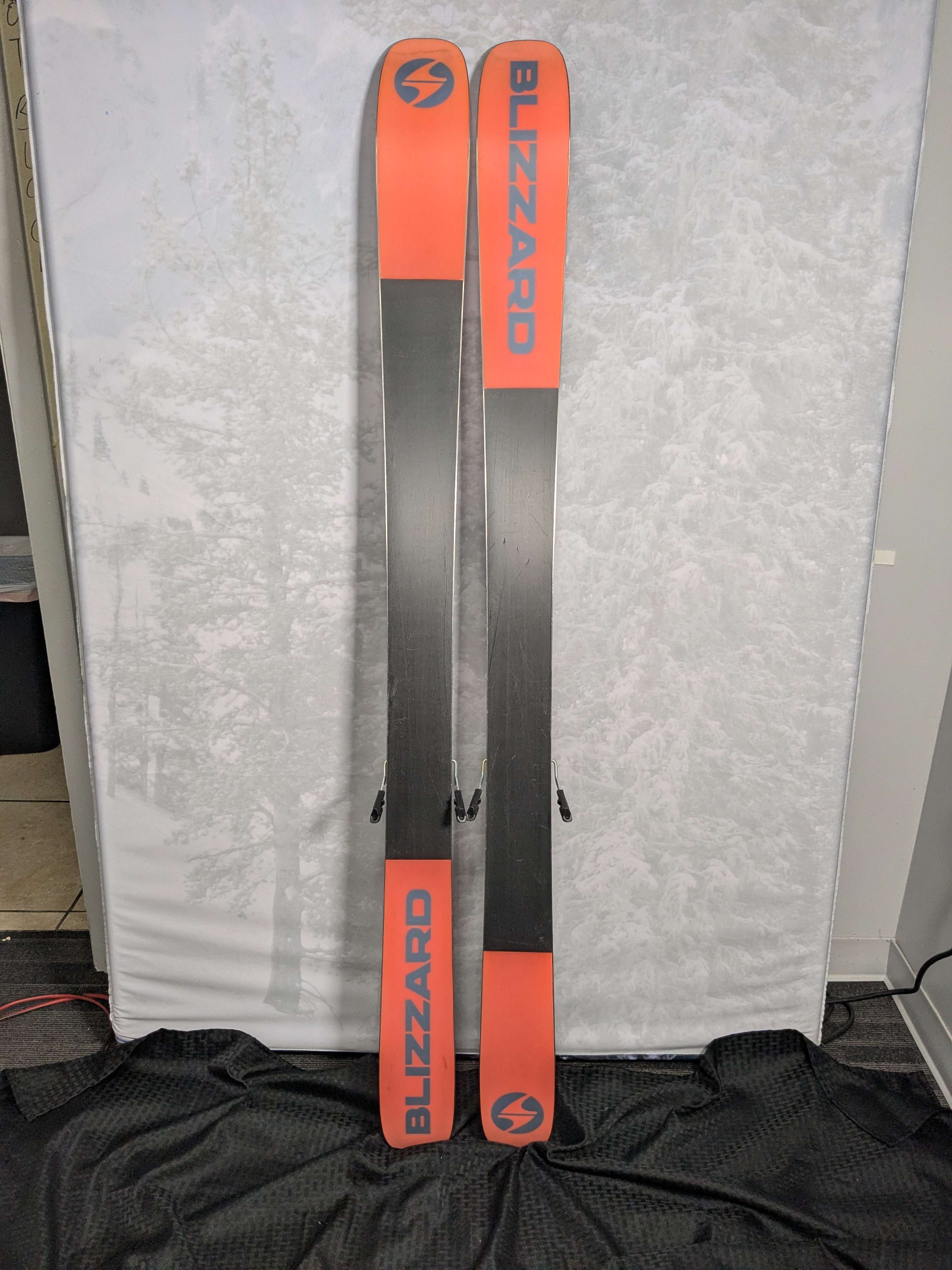 Used 2025 Blizzard Rustler 9 skis- 168cm w/ Salomon Strive 13 Binding