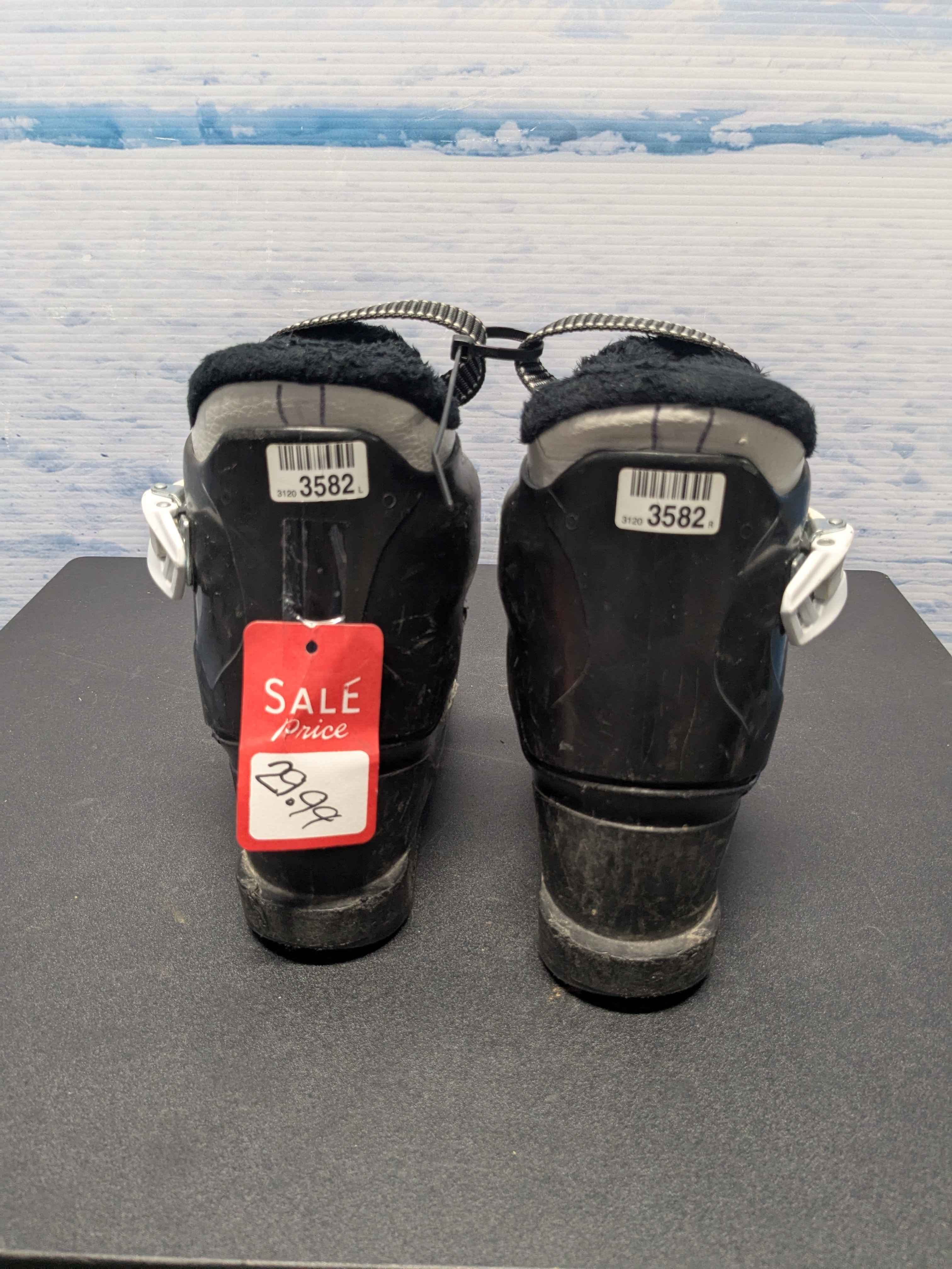 Used Atomic Aj 1 Youth Ski Boot - 17MP