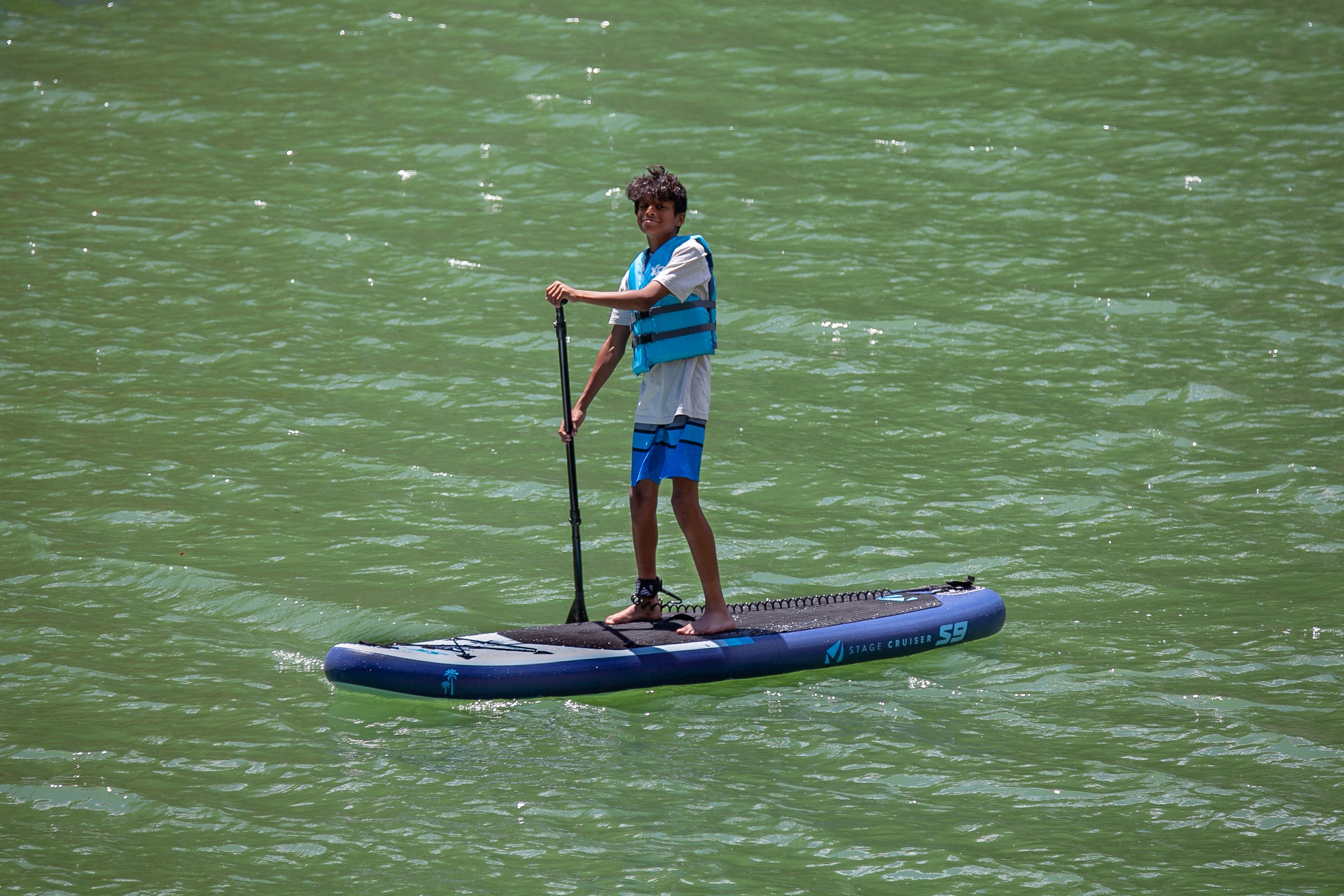 The S9 Cruiser is the perfect paddle board for teens and smaller adults looking to take advantage of easy turning and greater control. The S9 was designed with users between 80 and 130lbs in mind.