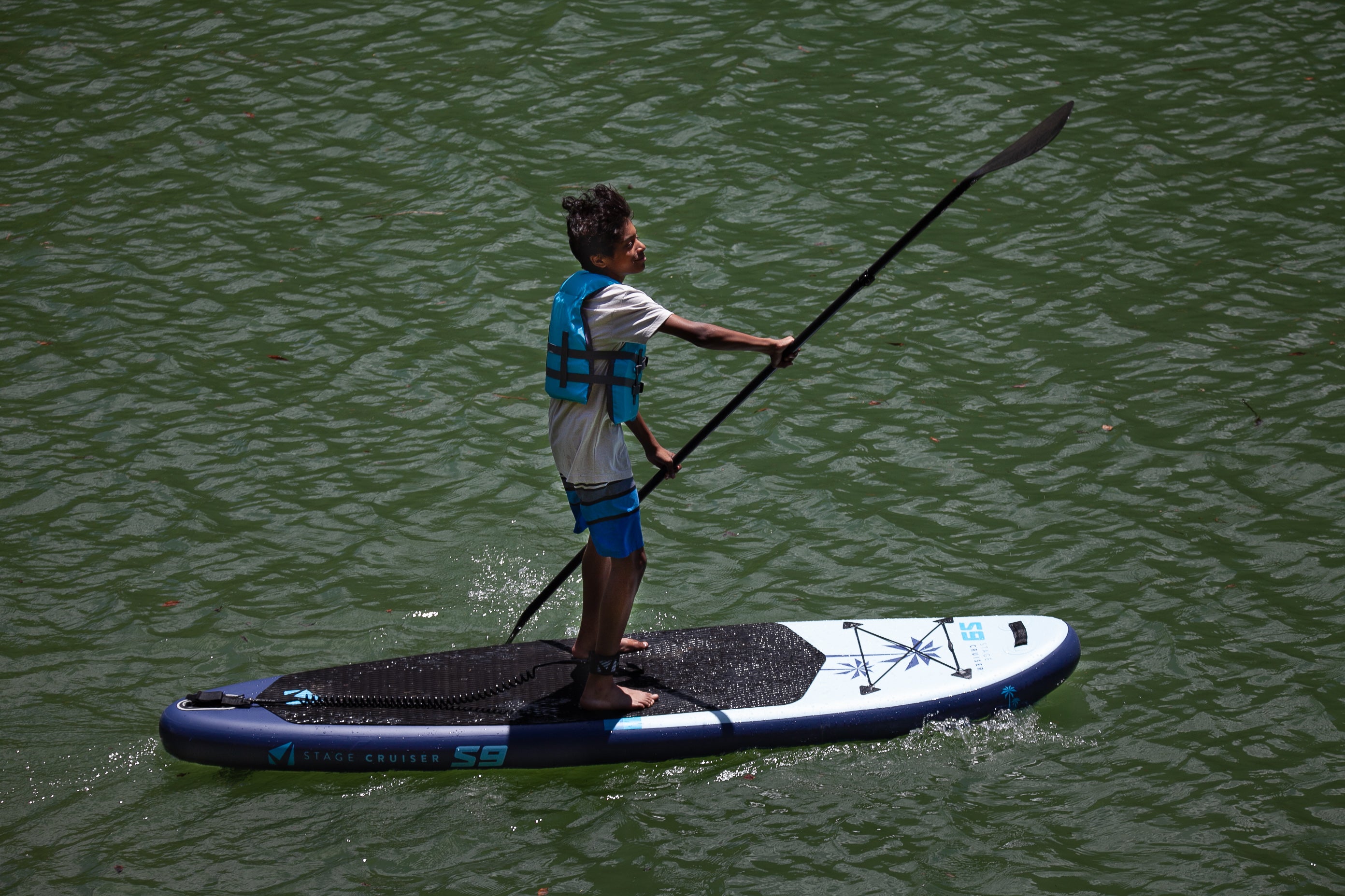The S9 Cruiser is the perfect paddle board for teens and smaller adults looking to take advantage of easy turning and greater control. The S9 was designed with users between 80 and 130lbs in mind.