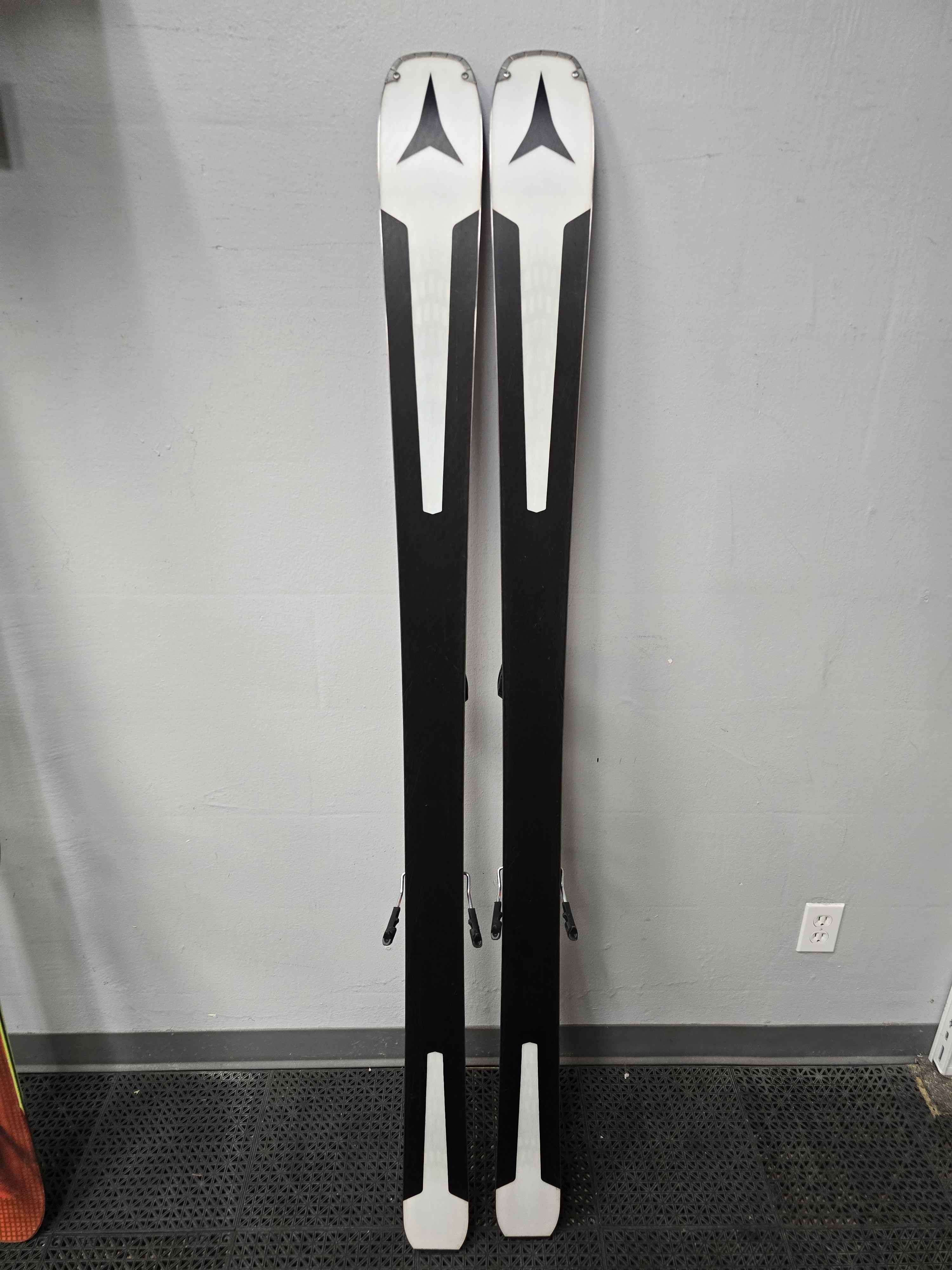 Used Atomic Vantage 86 TI 173cm Skis w/ Atomic Warden 13 Demo Binding