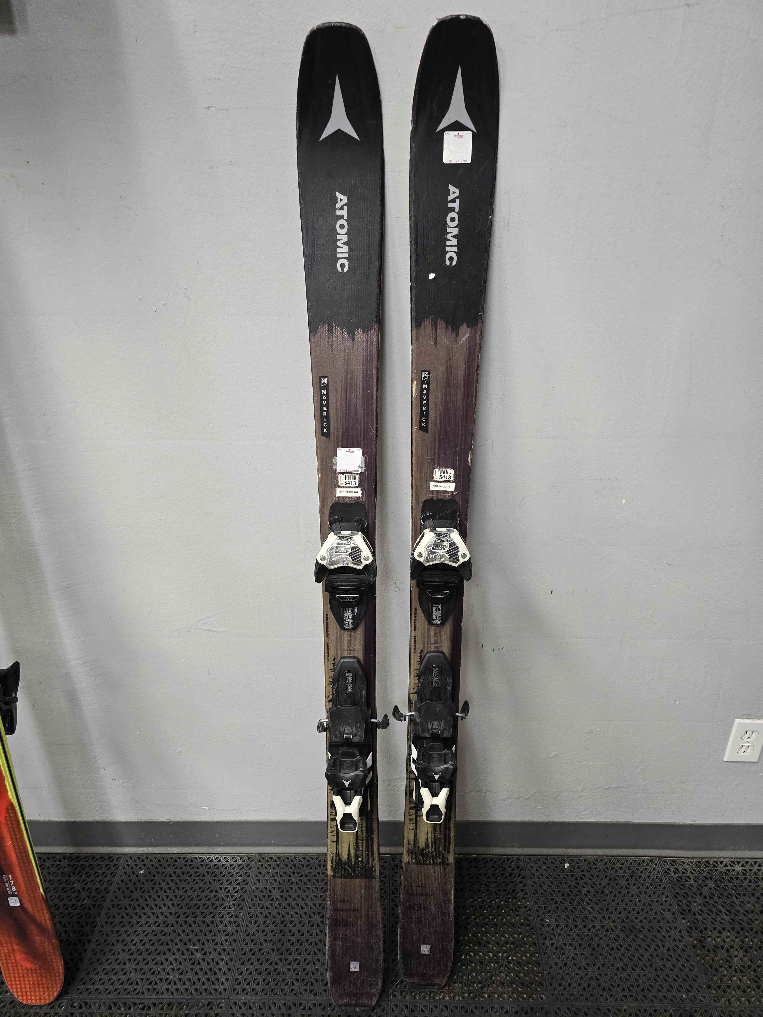 Used Atomic Maverick 88Ti 161cm Skis w/ Atomic Warden 13 Demo Binding