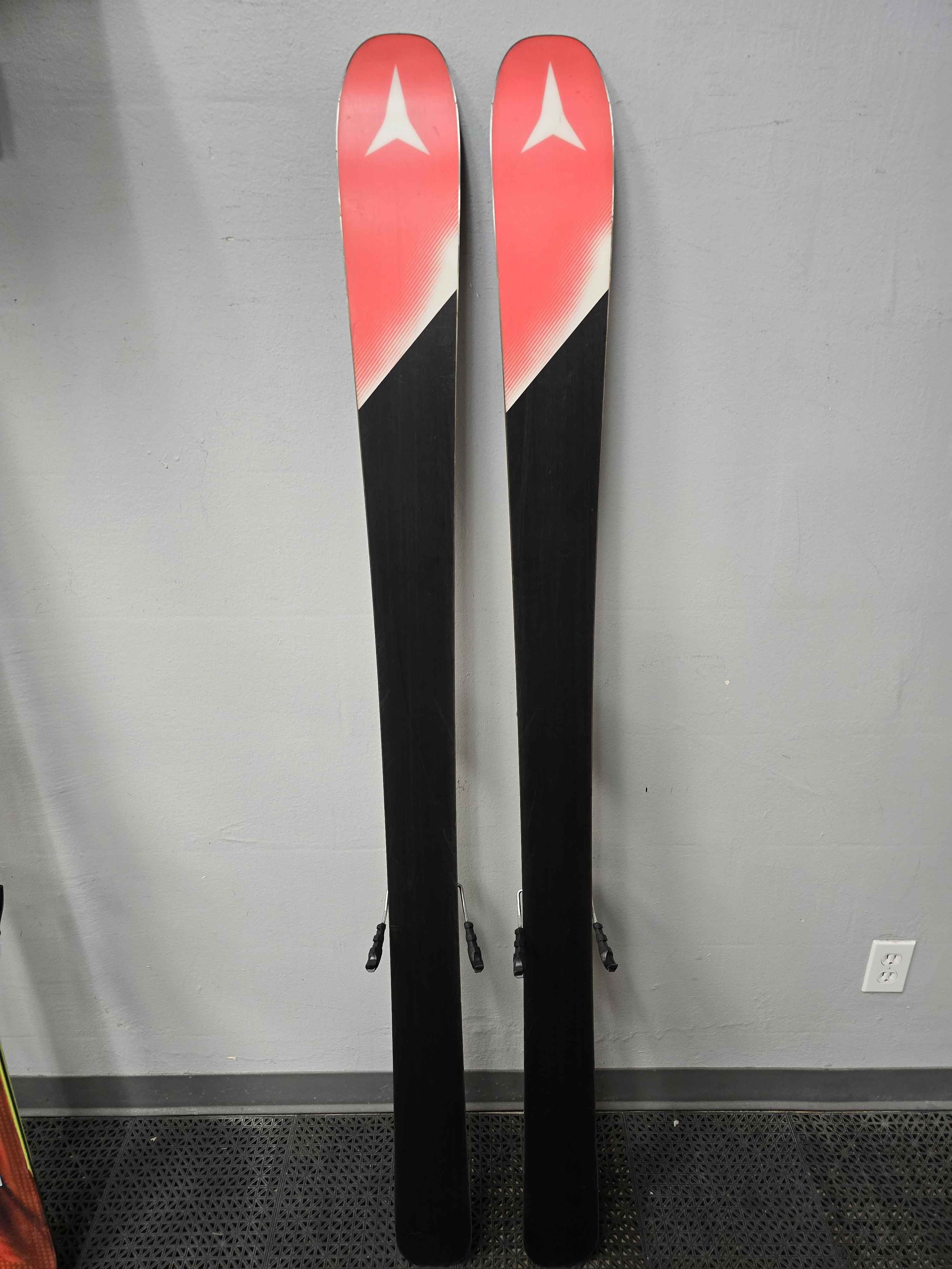 Used Atomic Vantage 95 C 170cm Skis w/ Tyrolia SP 12 Demo Binding