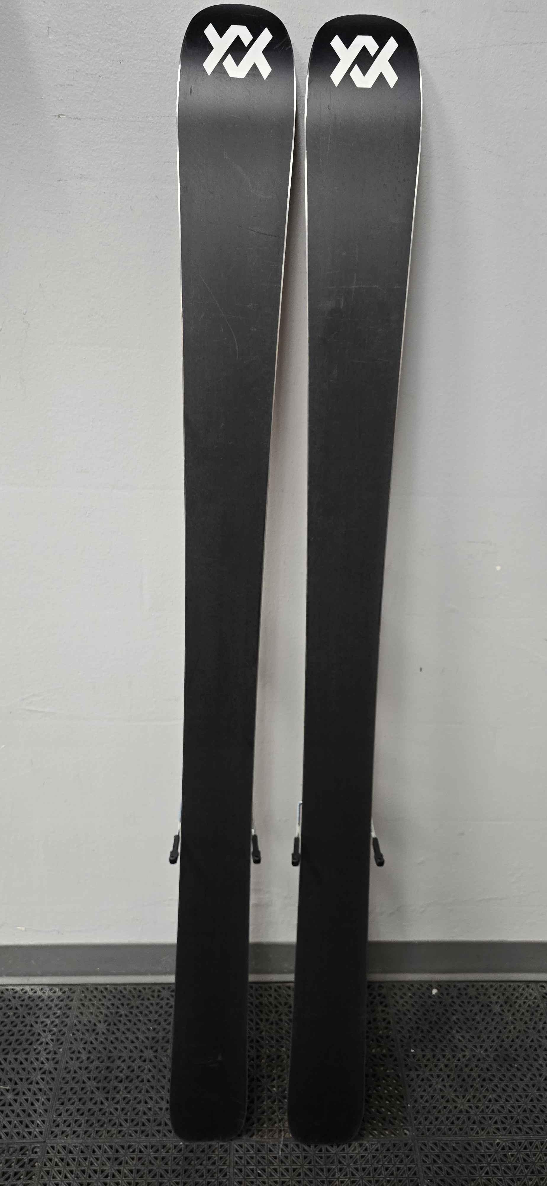 Used Volkl Secret 102 163cm Skis w/ Look Konect 12 Demo Bindings