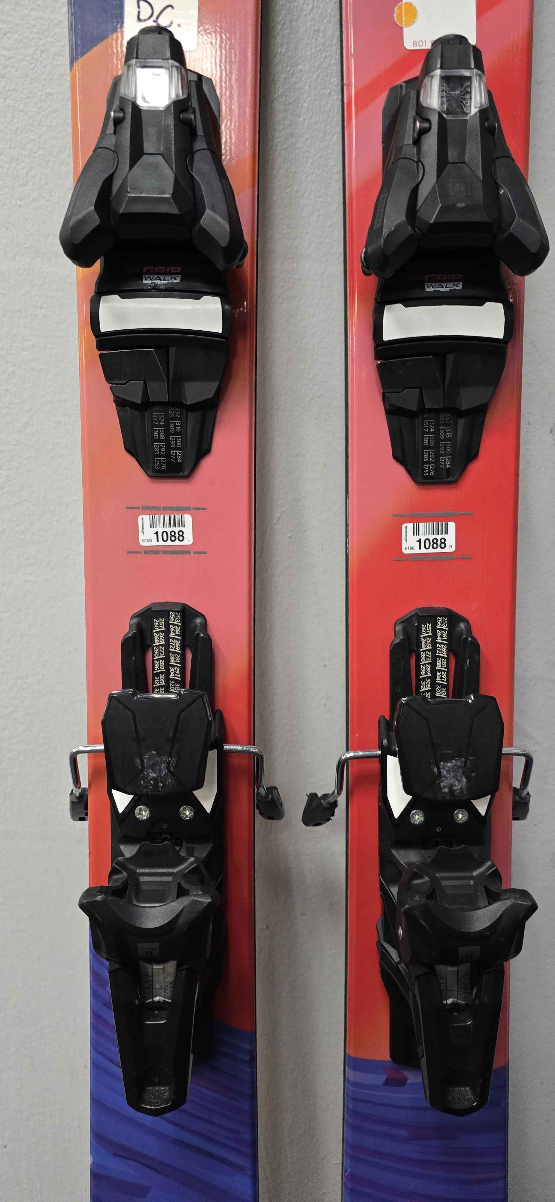 Used Armada ARV 100 179cm w/ Armada Strive 13 Adjustable bindings