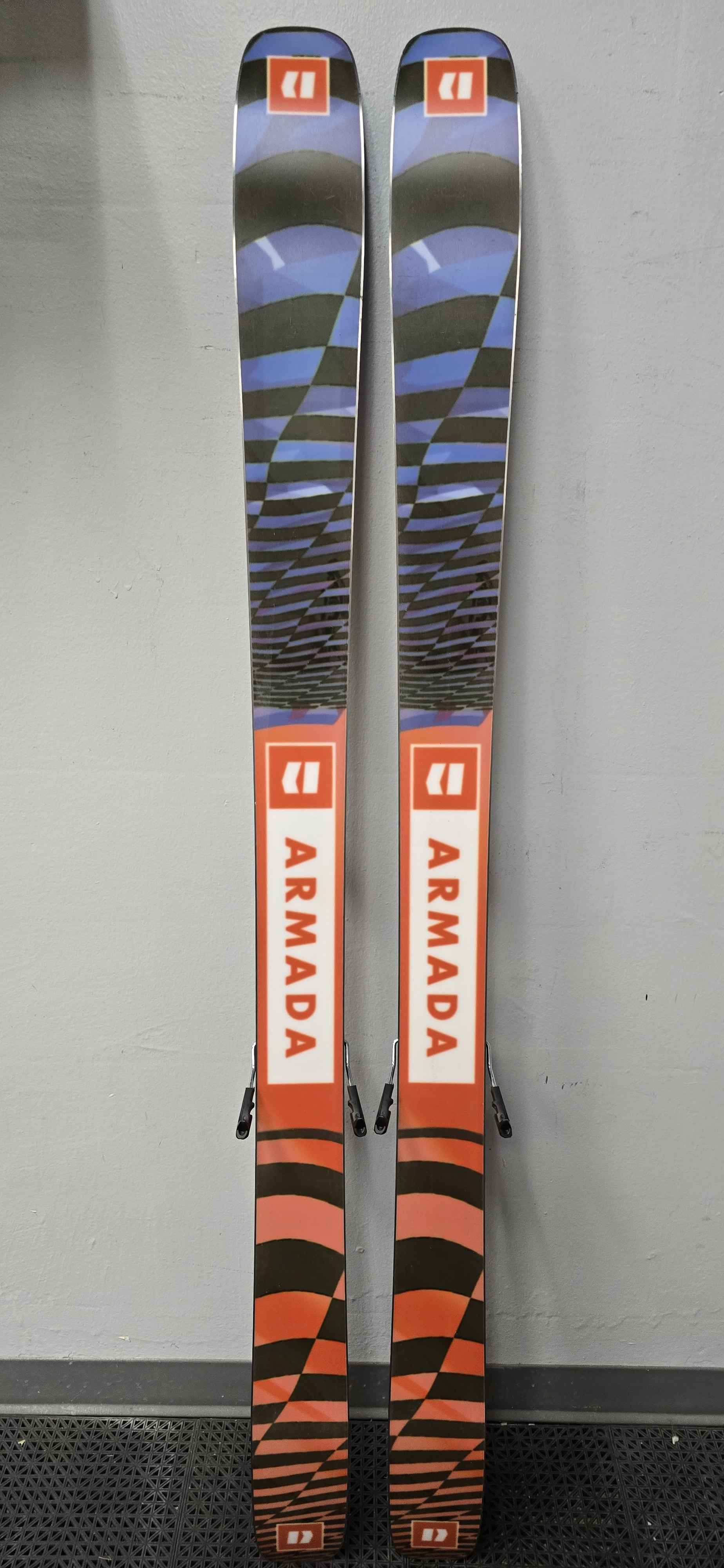 Used Armada ARV 100 179cm w/ Armada Strive 13 Demo Bindings