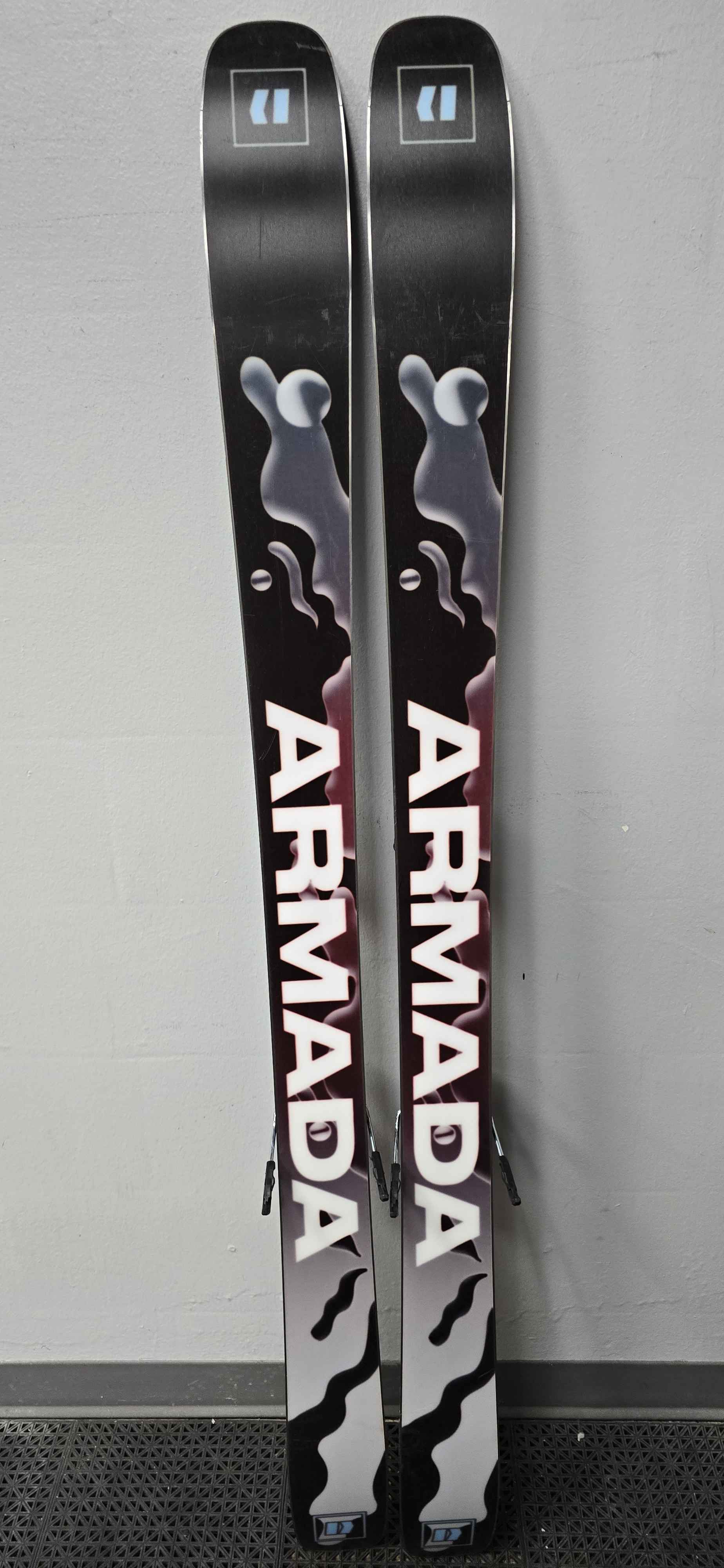 Used Armada ARW 94 164cm w/ Armada Strive 11 Adjustable bindings