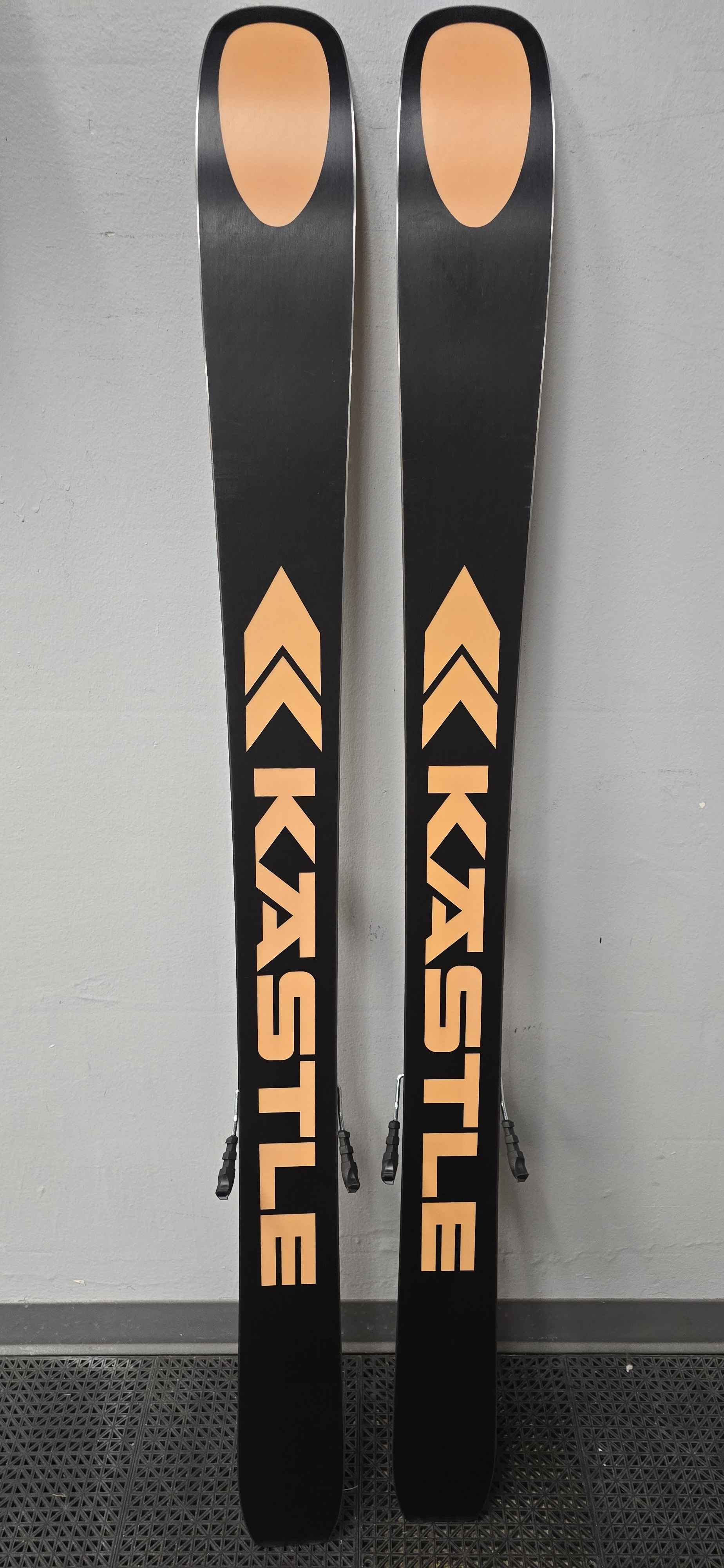 Used Kastle ZX108 169cm W/ Kastle Attack K14 Adjustable bindings