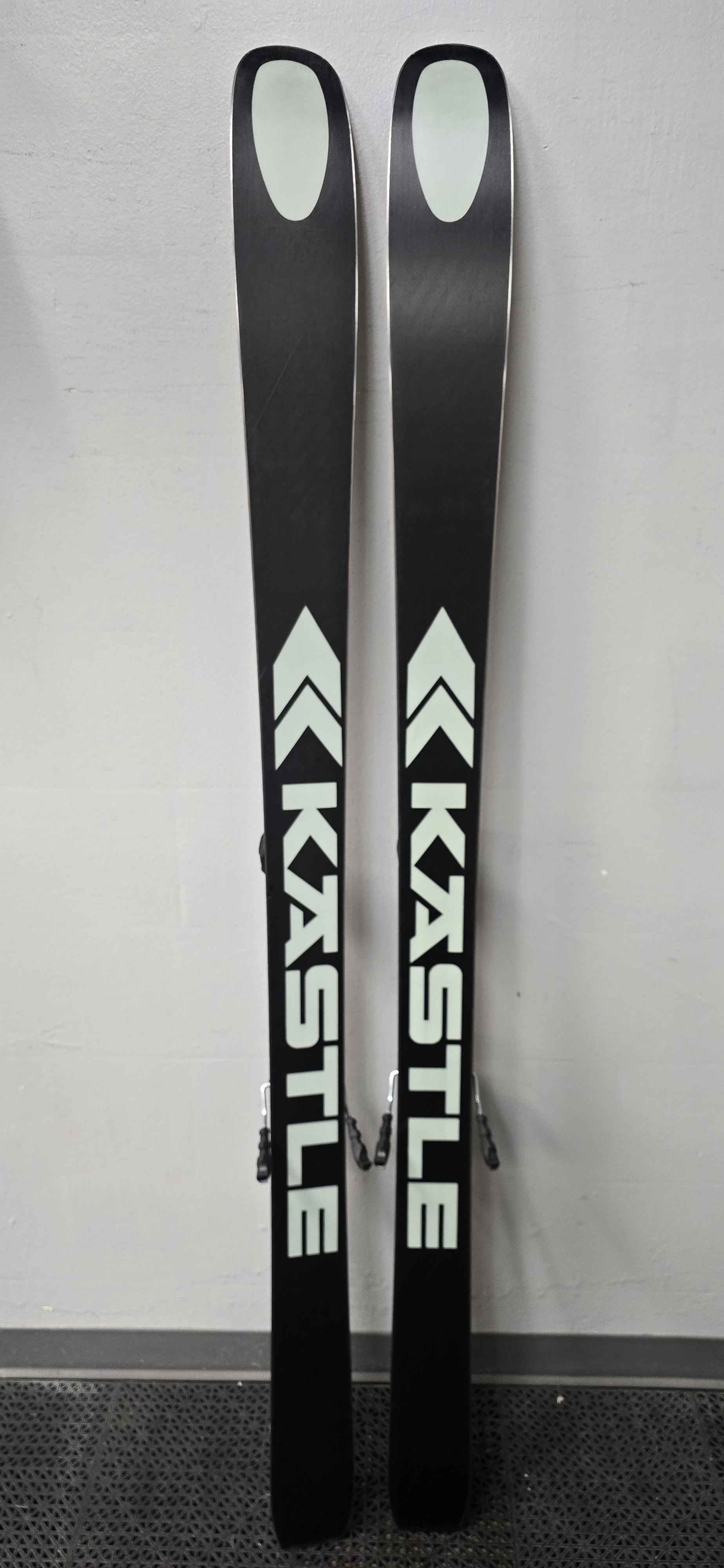 Used Kastle ZX92 183cm W/ Kastle Attack K14 Adjustable bindings