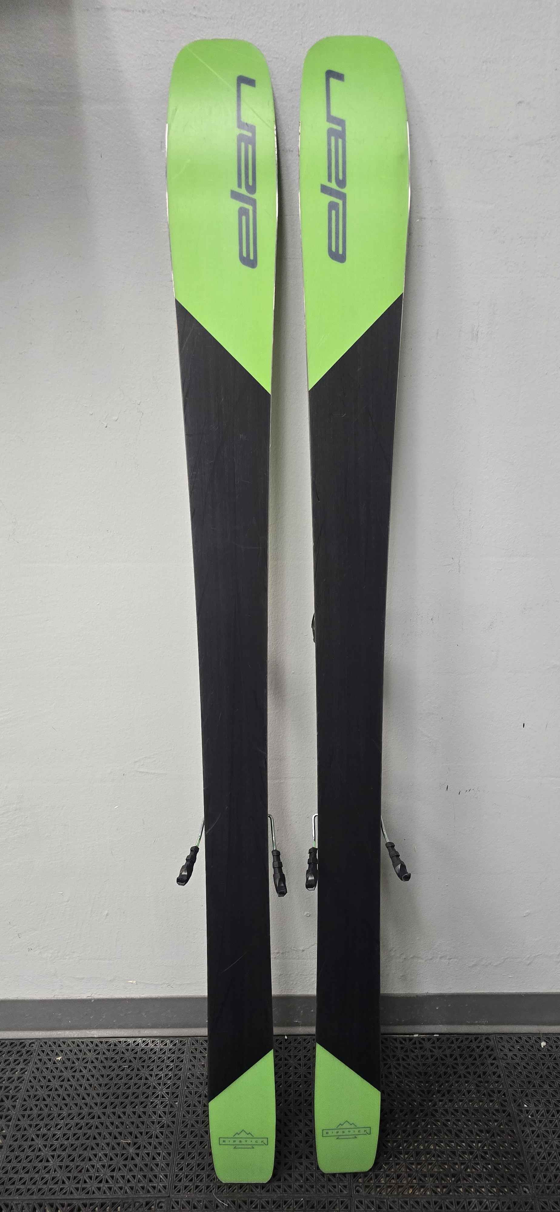 Used Elan Ripstick 96 172cm W/ Tyrolia Attack 13 Adjustable bindings