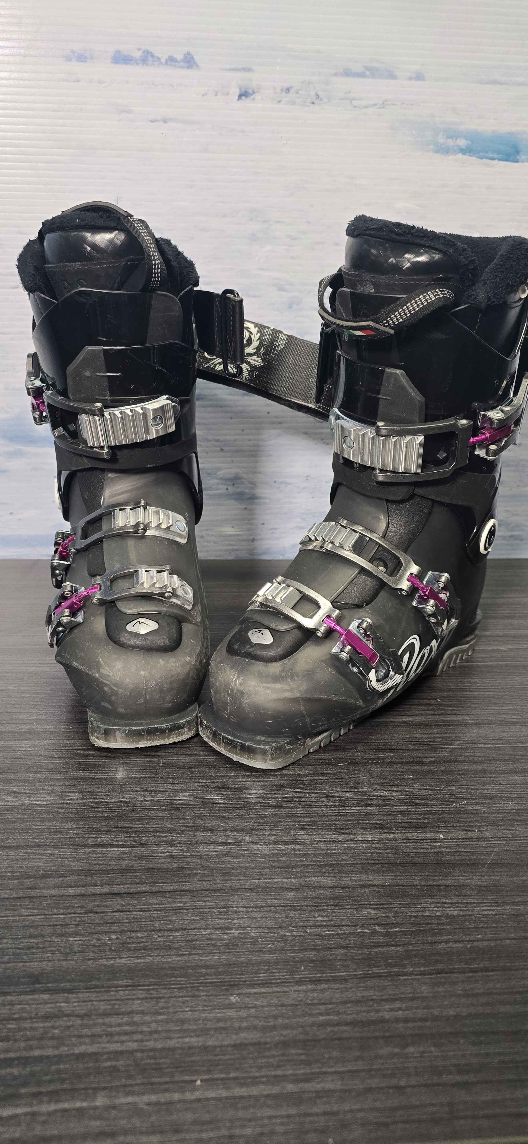 Used Roxa Kara 85 23.5MP Ski Boot