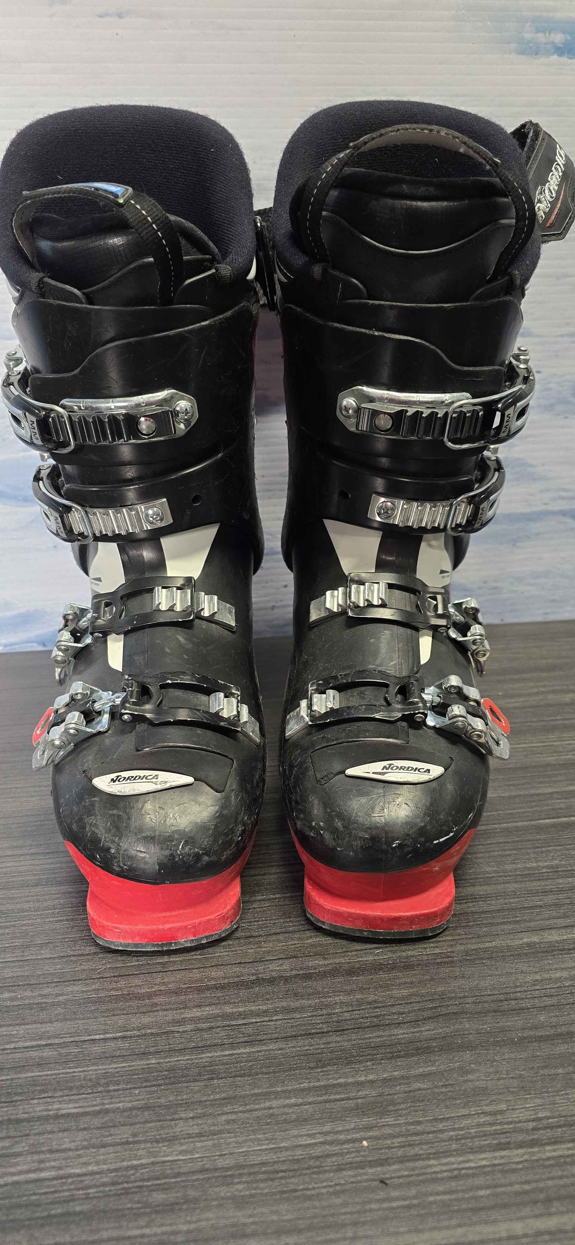 Used Nordica Sportmachine 90R 25.5MP Ski Boot