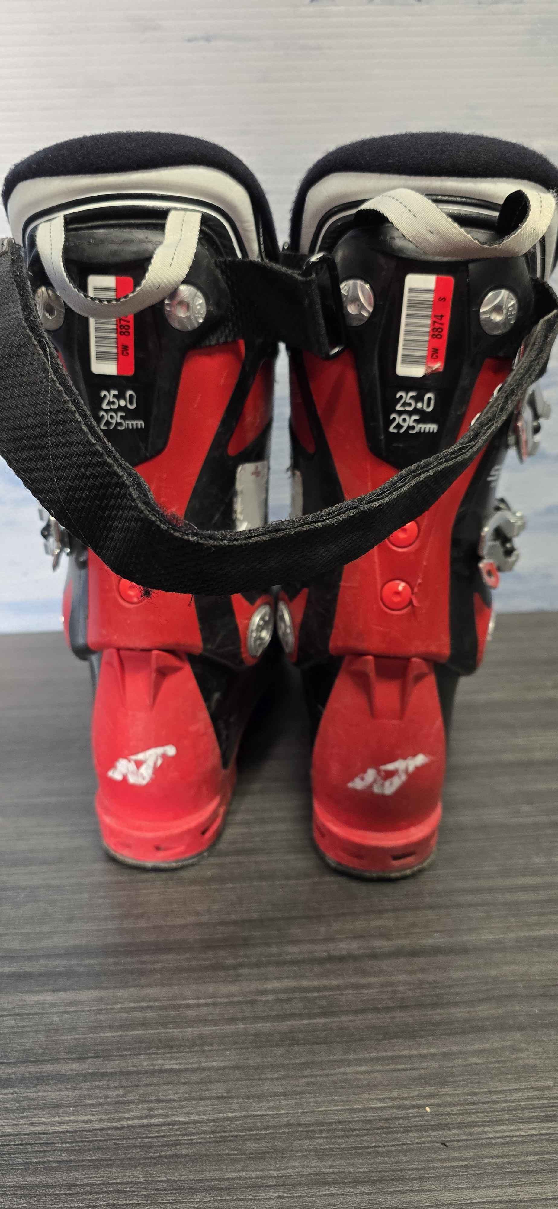 Used Nordica Sportmachine 90R 25.5MP Ski Boot